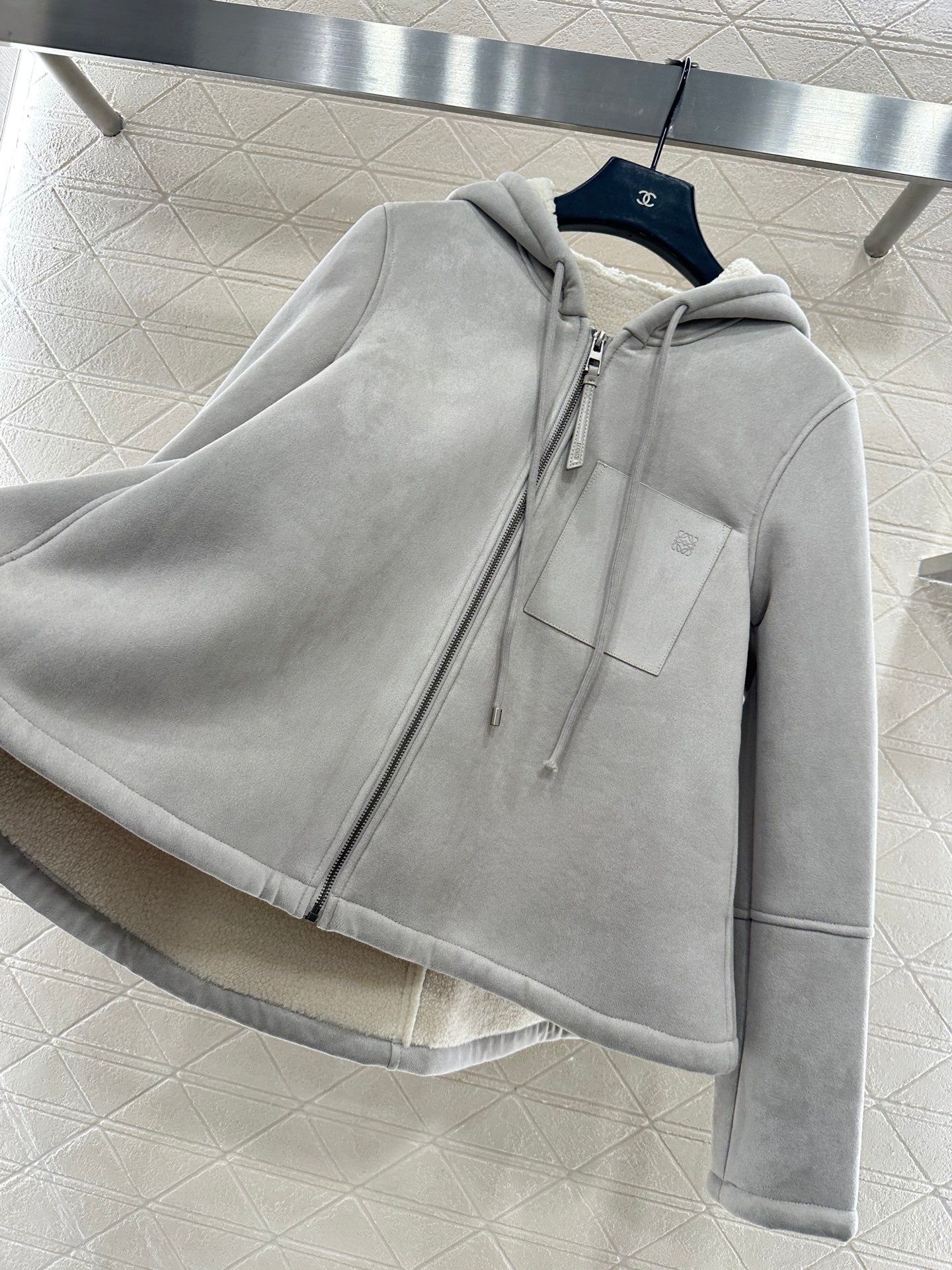 Lo 25 Hooded zip-up poncho