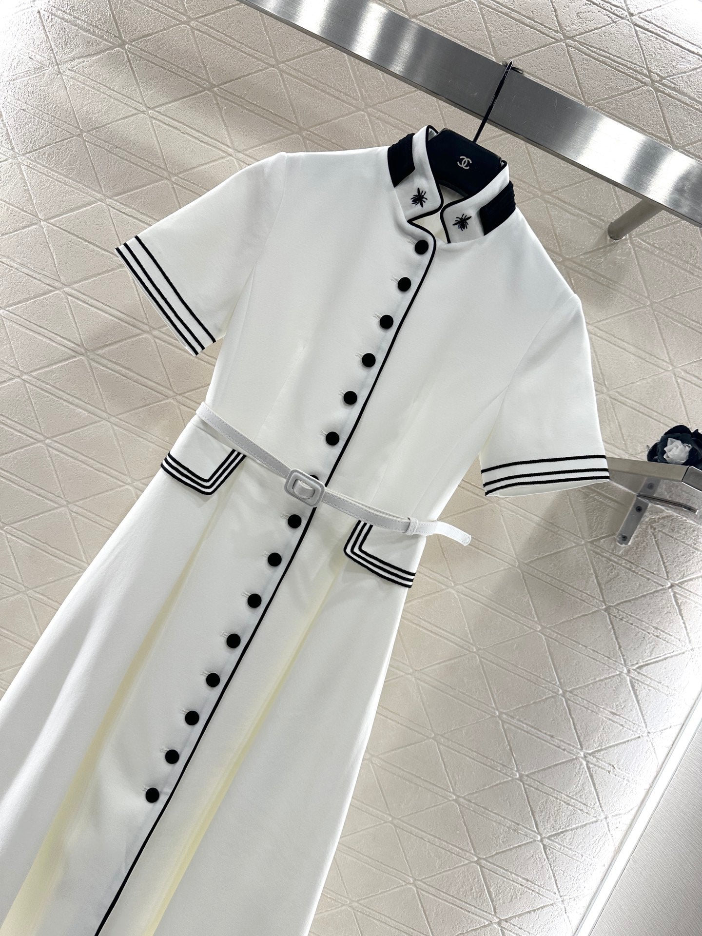 Di 25 Short-sleeved belt dress
