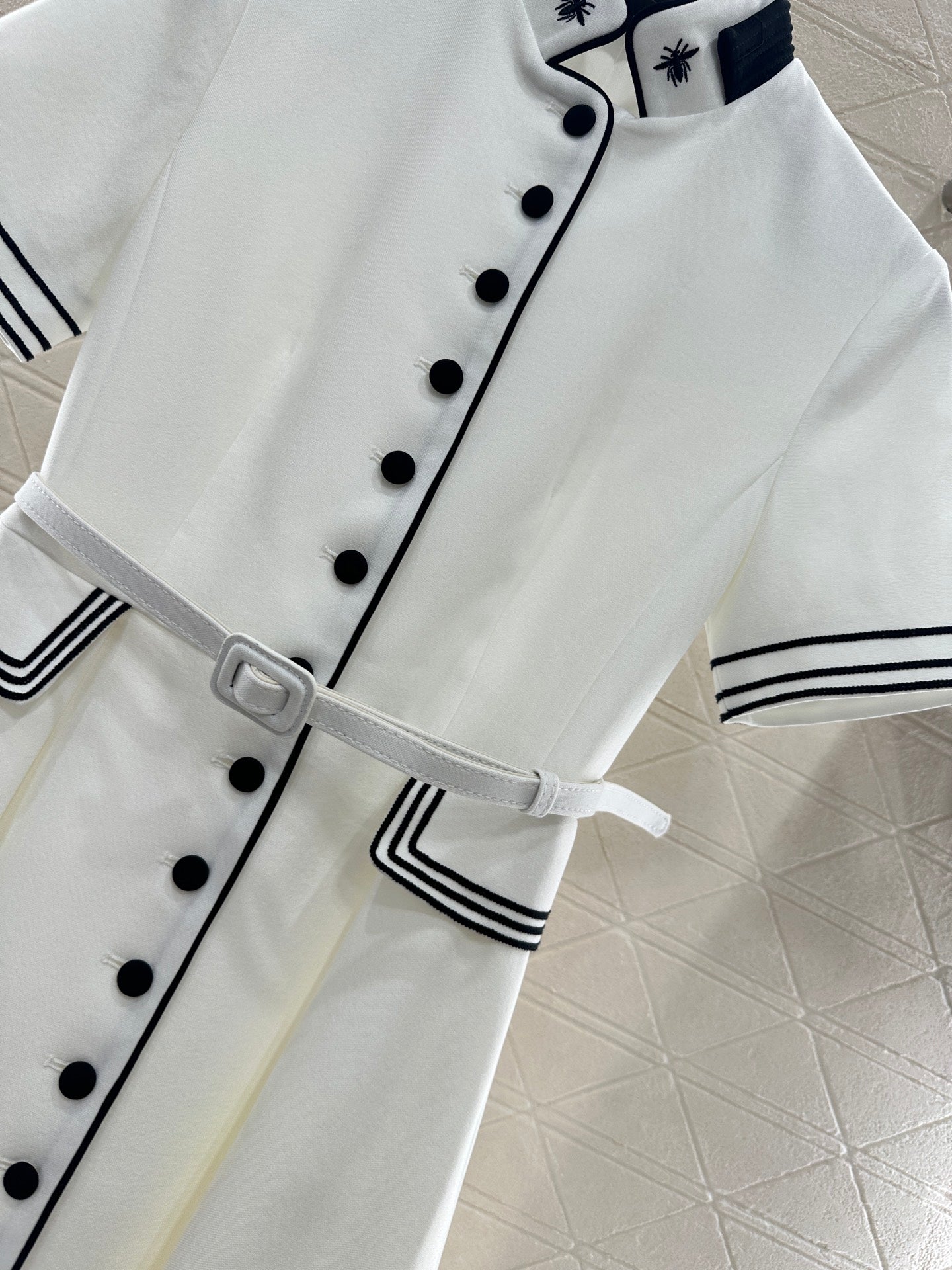 Di 25 Short-sleeved belt dress