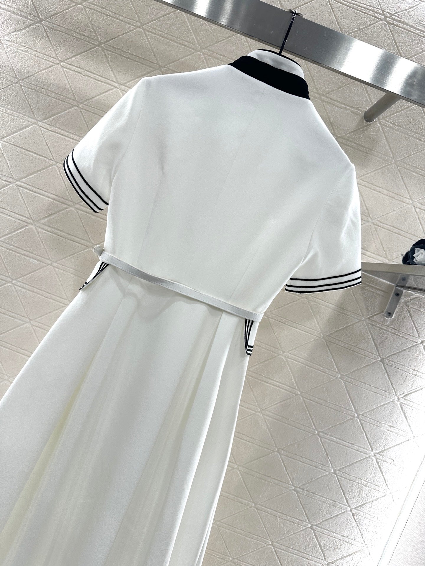 Di 25 Short-sleeved belt dress
