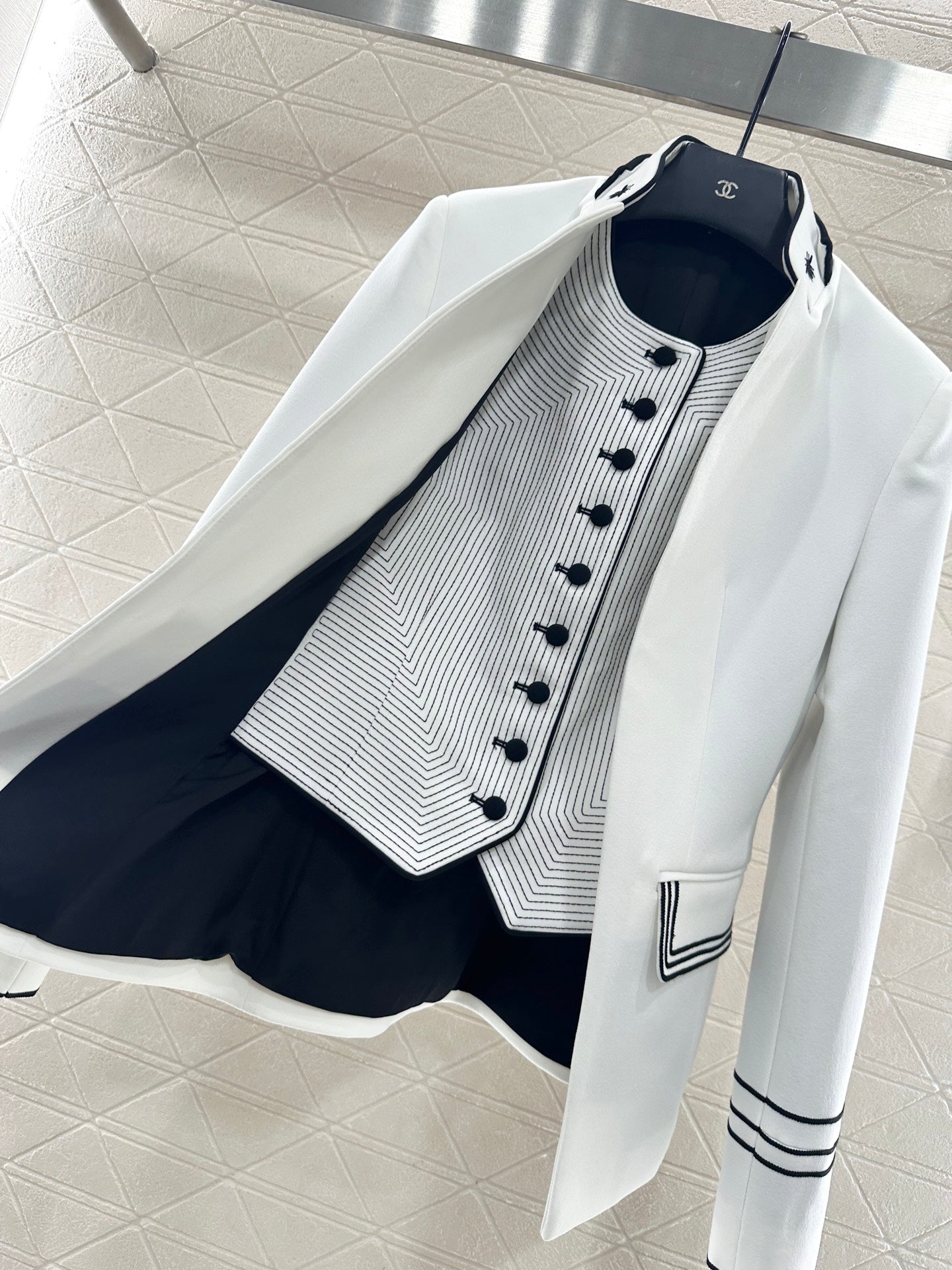 Di 25 Stand collar slim fit fake two piece jacket