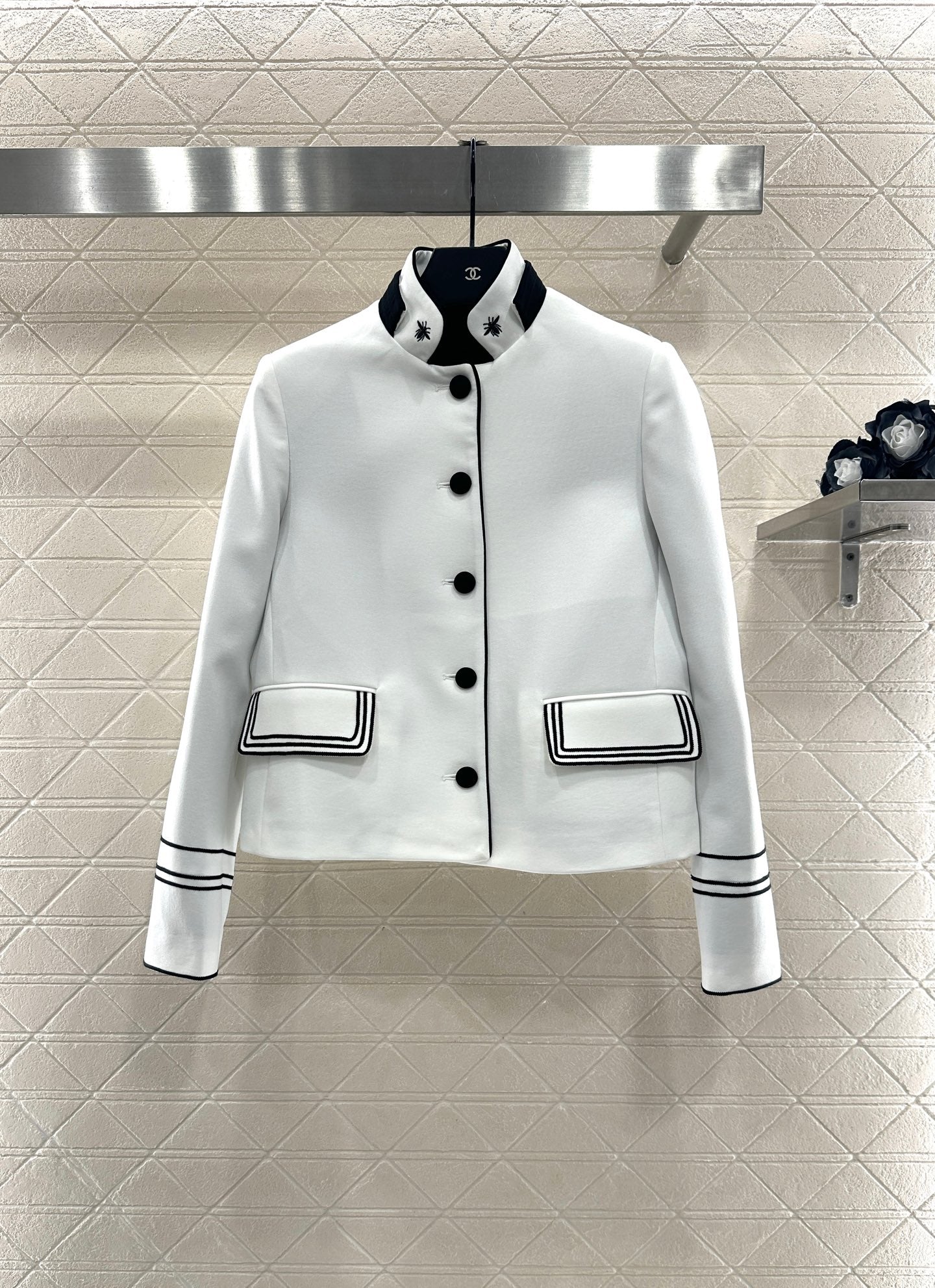 Di 25 Bee logo stand-up collar straight-cut shoulder suit