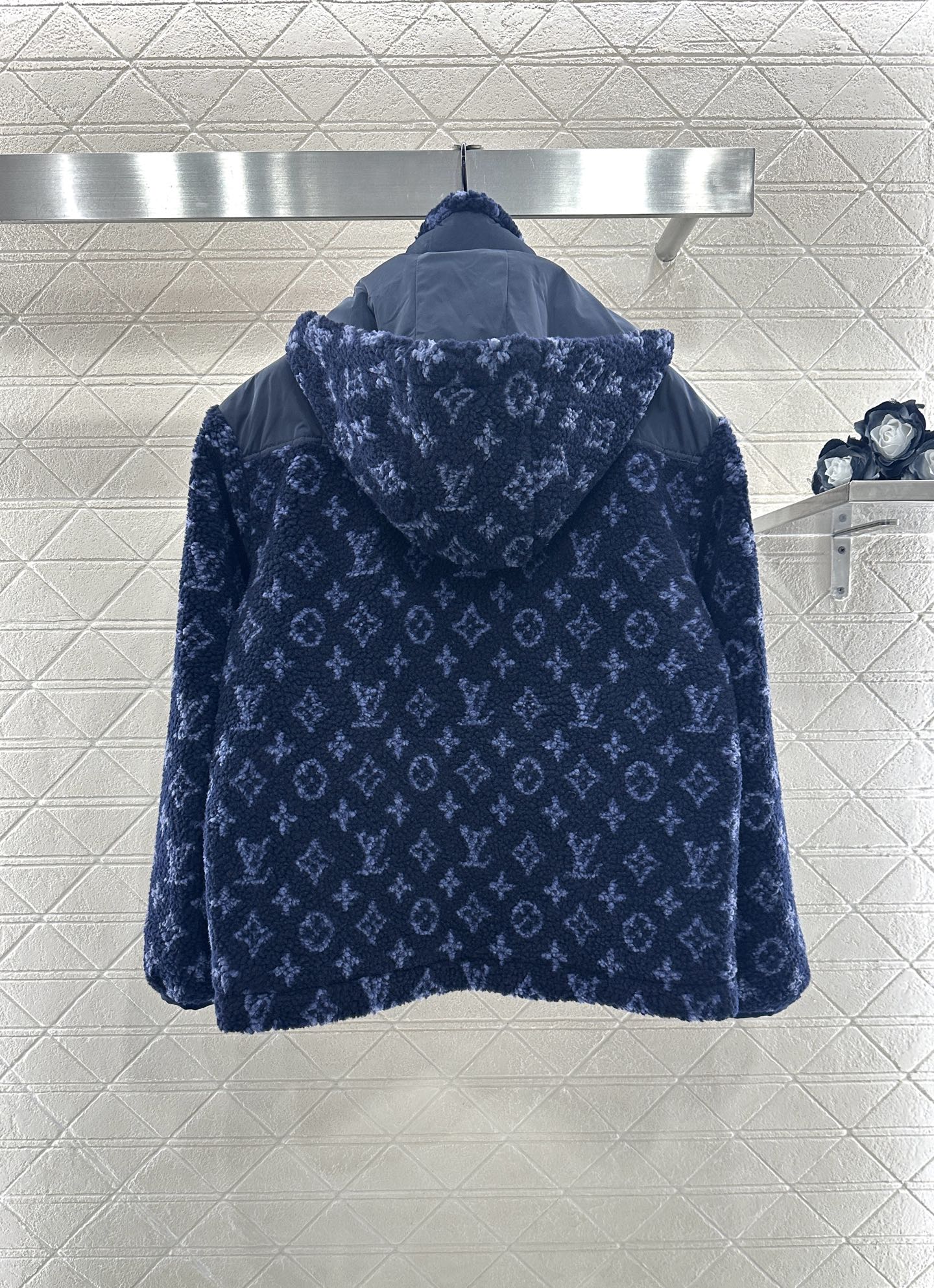 L 25 Hooded Teddy Lamb Jacket