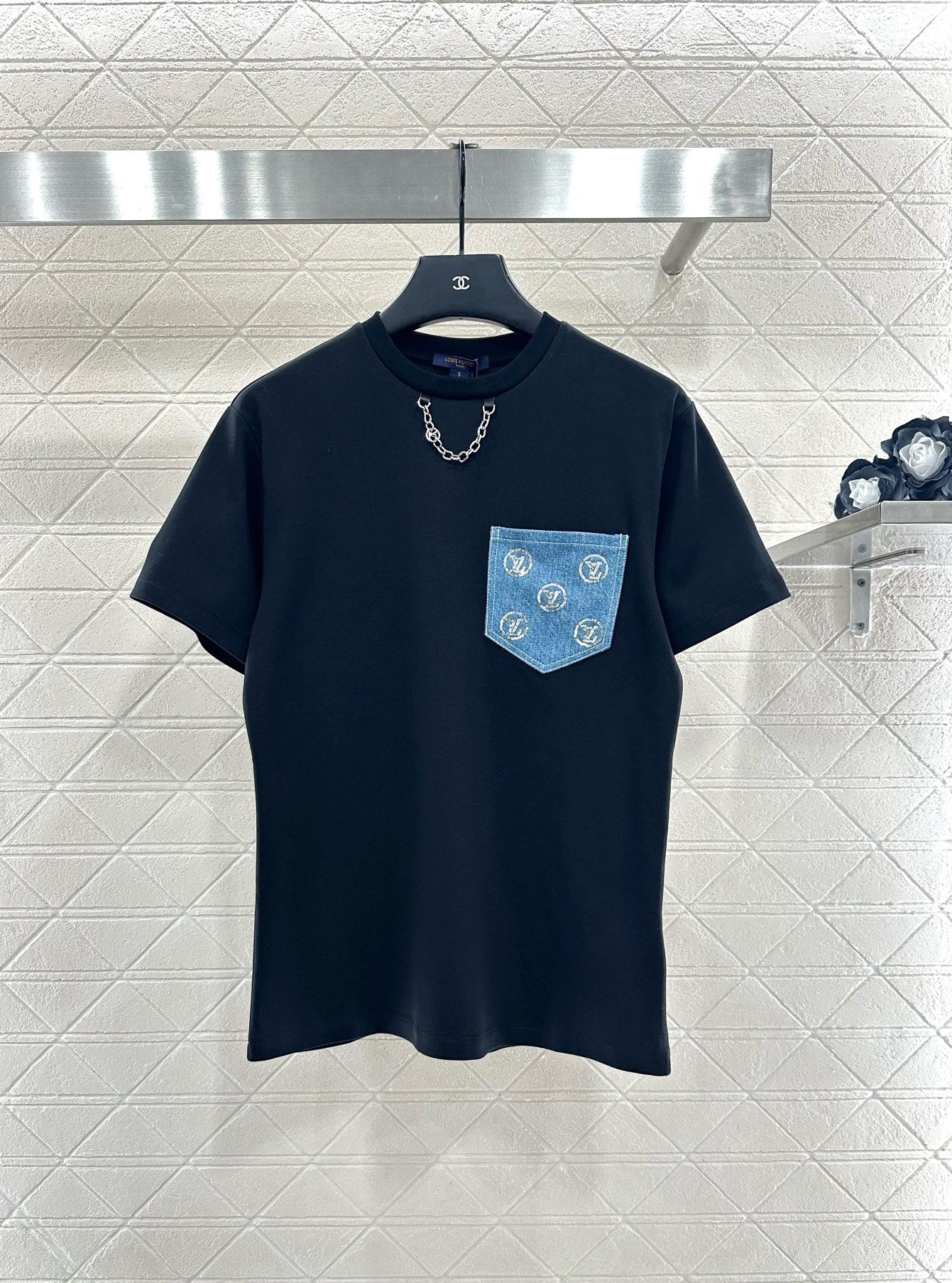 L 25 Denim sequin pocket short sleeves