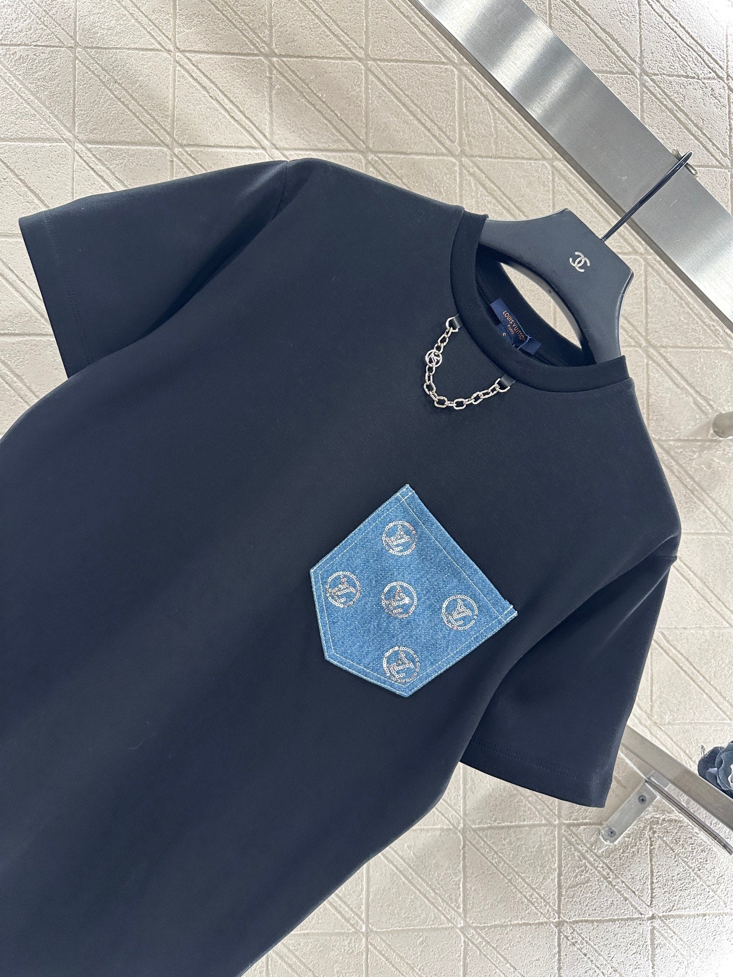 L 25 Denim sequin pocket short sleeves
