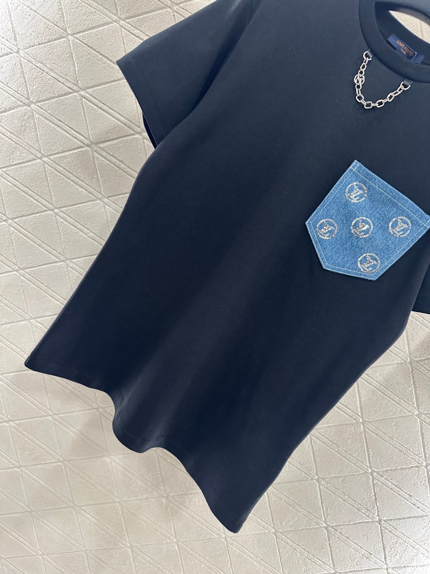 L 25 Denim sequin pocket short sleeves