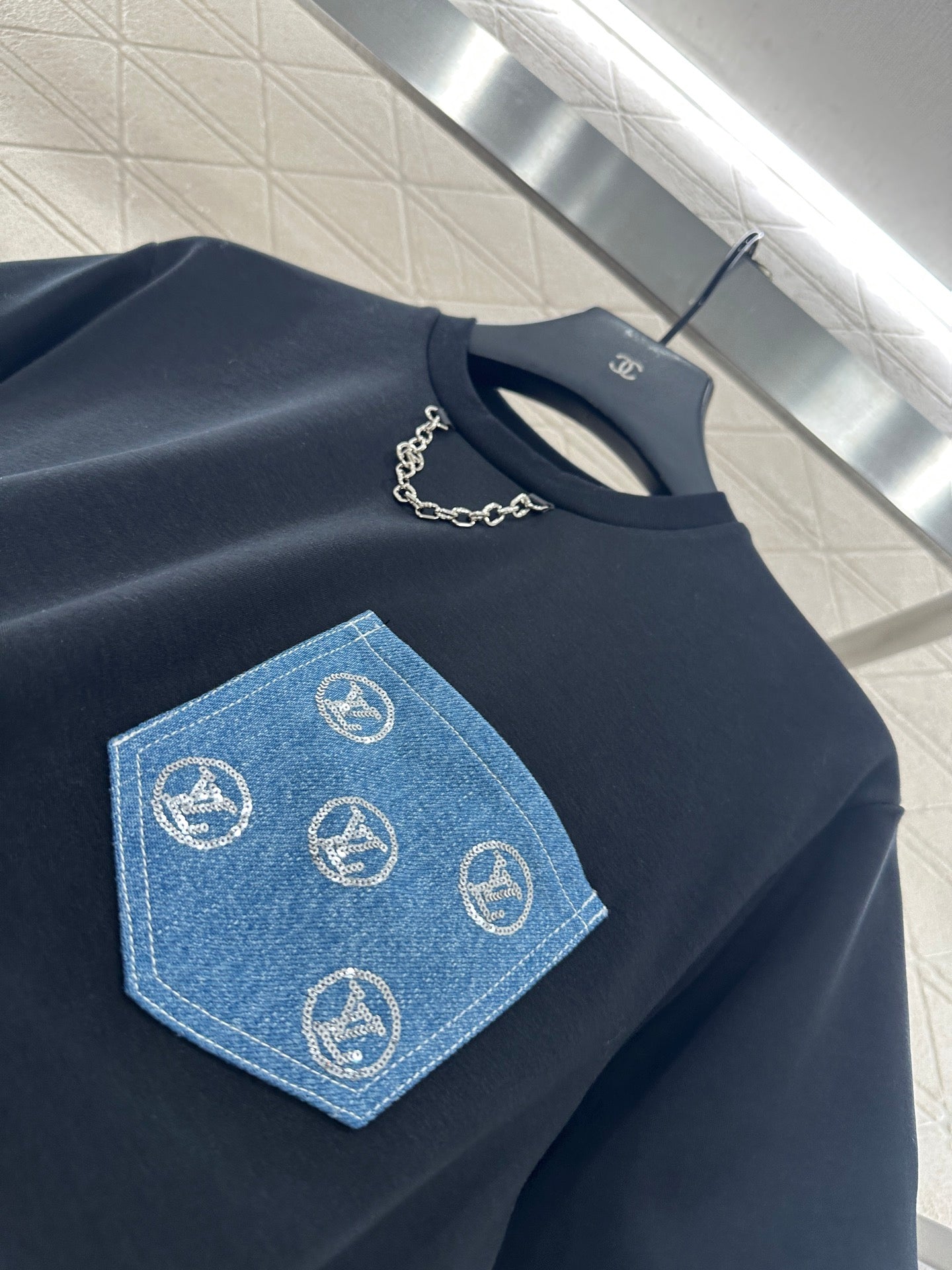 L 25 Denim sequin pocket short sleeves