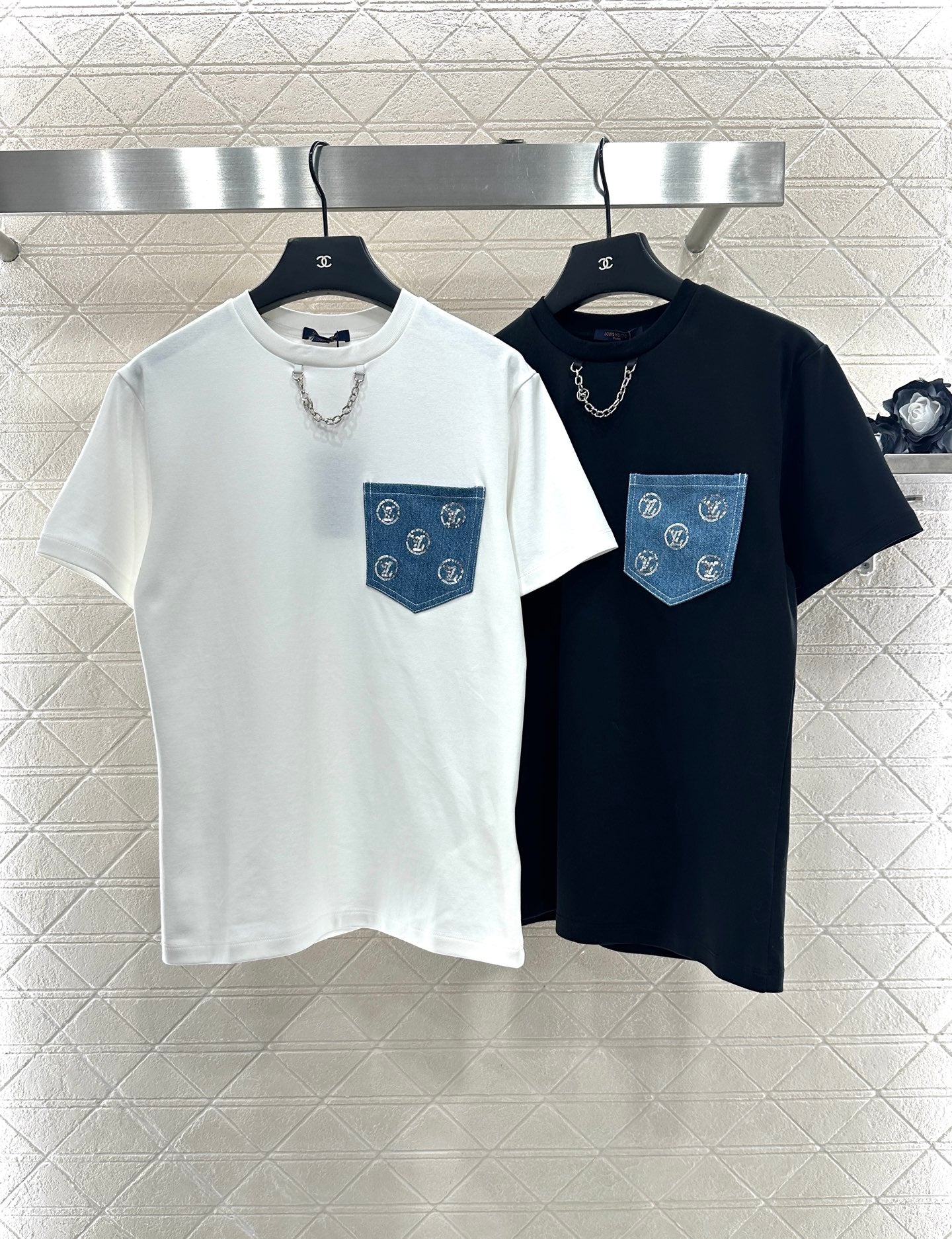 L 25 Denim sequin pocket short sleeves