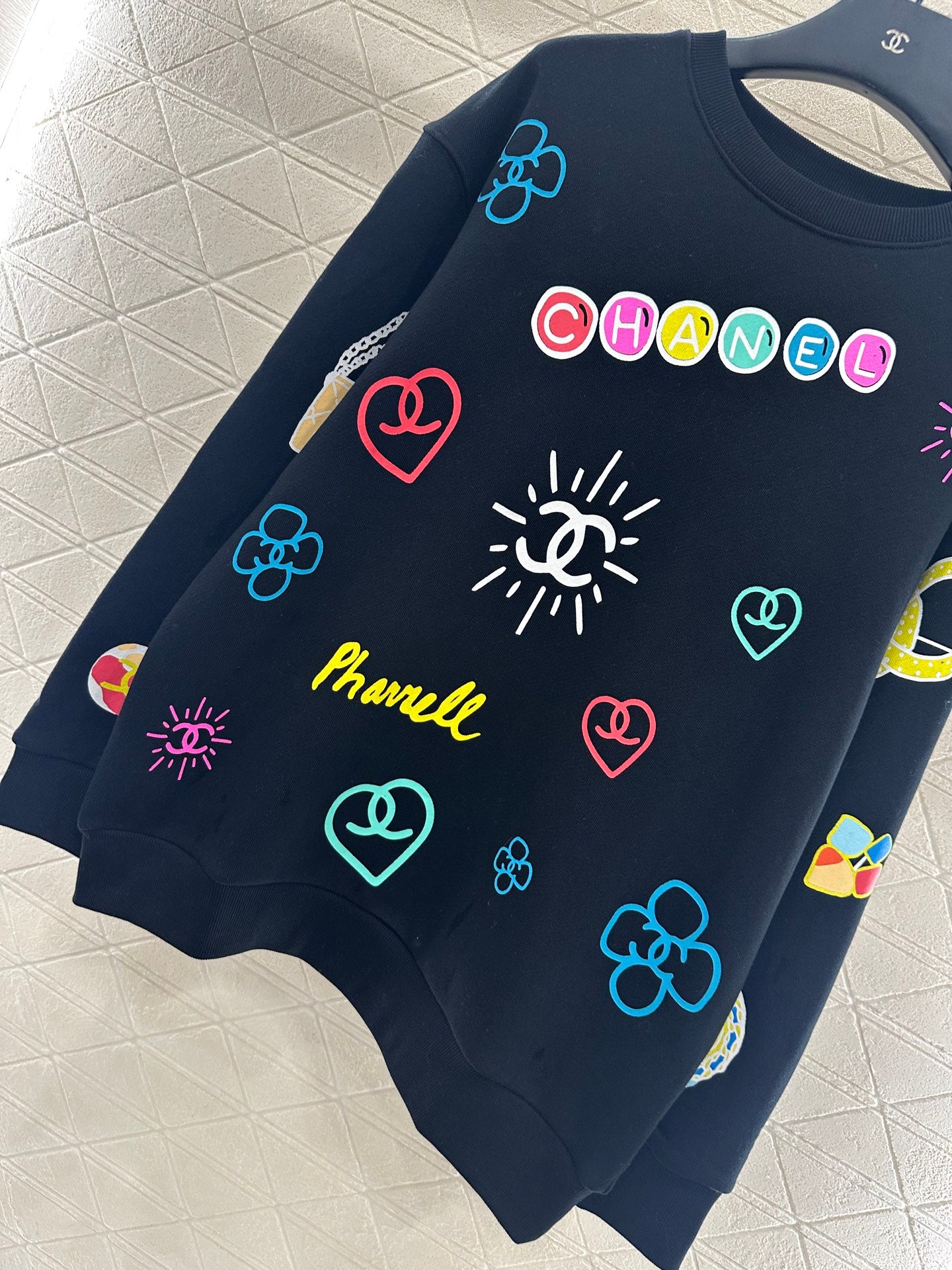 C 25 Hand-painted colorful print lettering sweatshirt