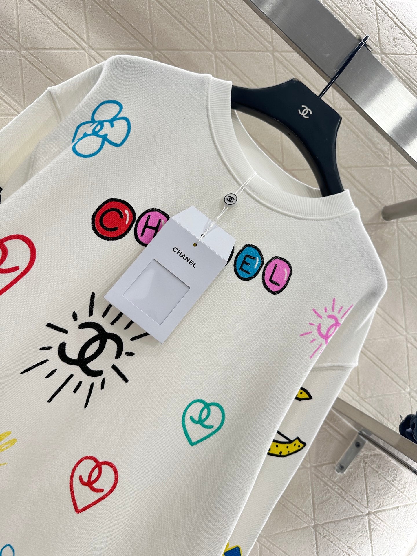 C 25 Hand-painted colorful print lettering sweatshirt