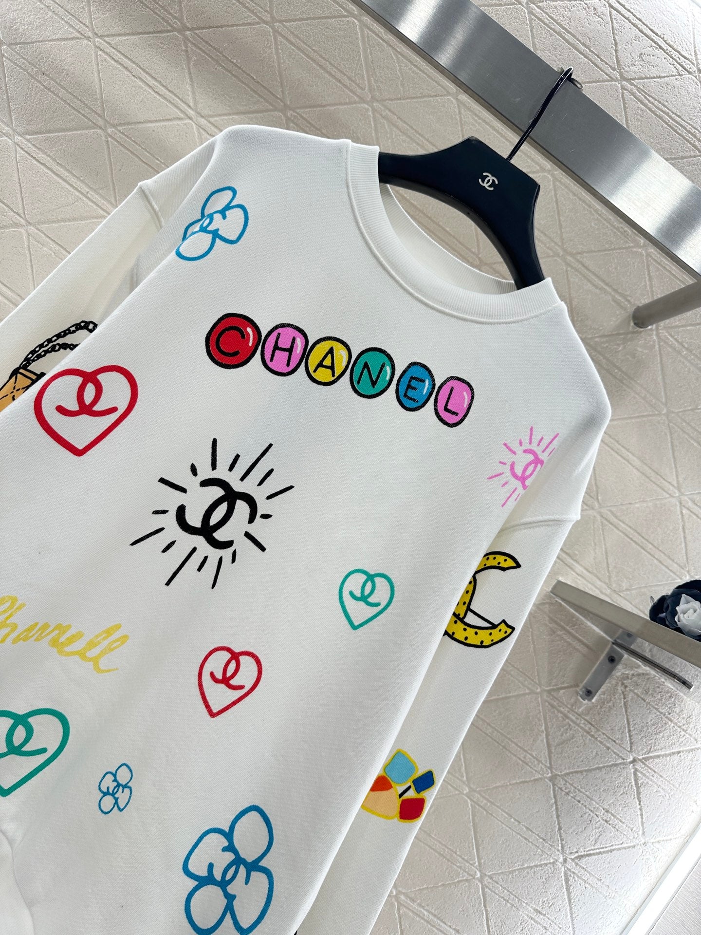 C 25 Hand-painted colorful print lettering sweatshirt