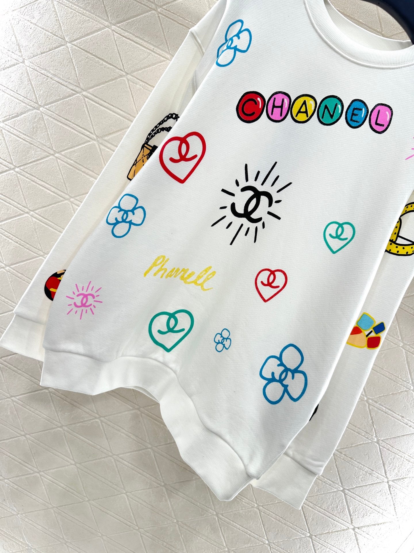 C 25 Hand-painted colorful print lettering sweatshirt