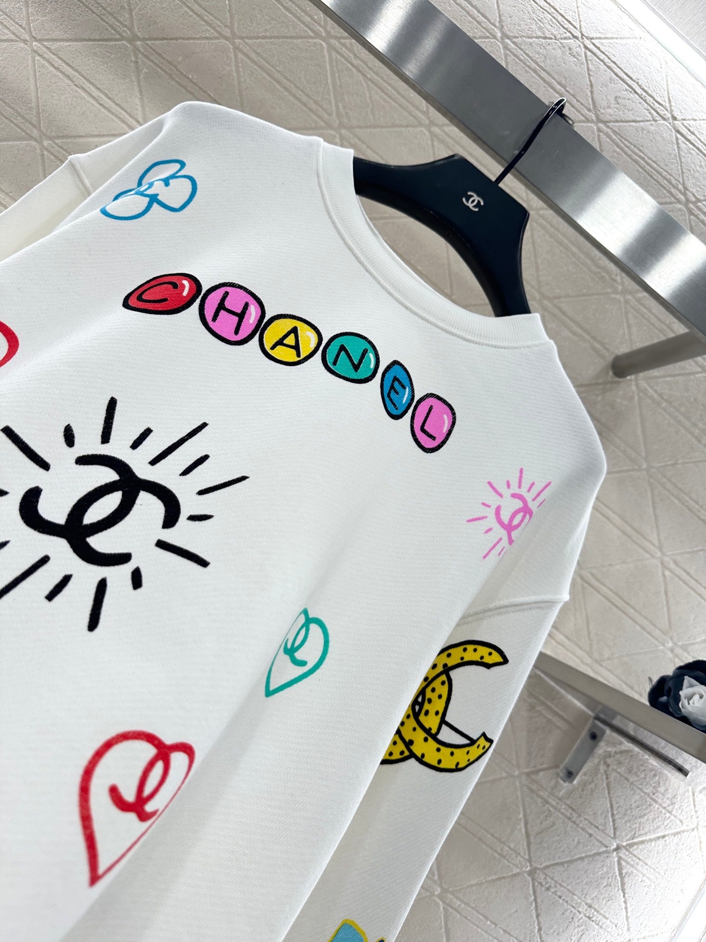 C 25 Hand-painted colorful print lettering sweatshirt