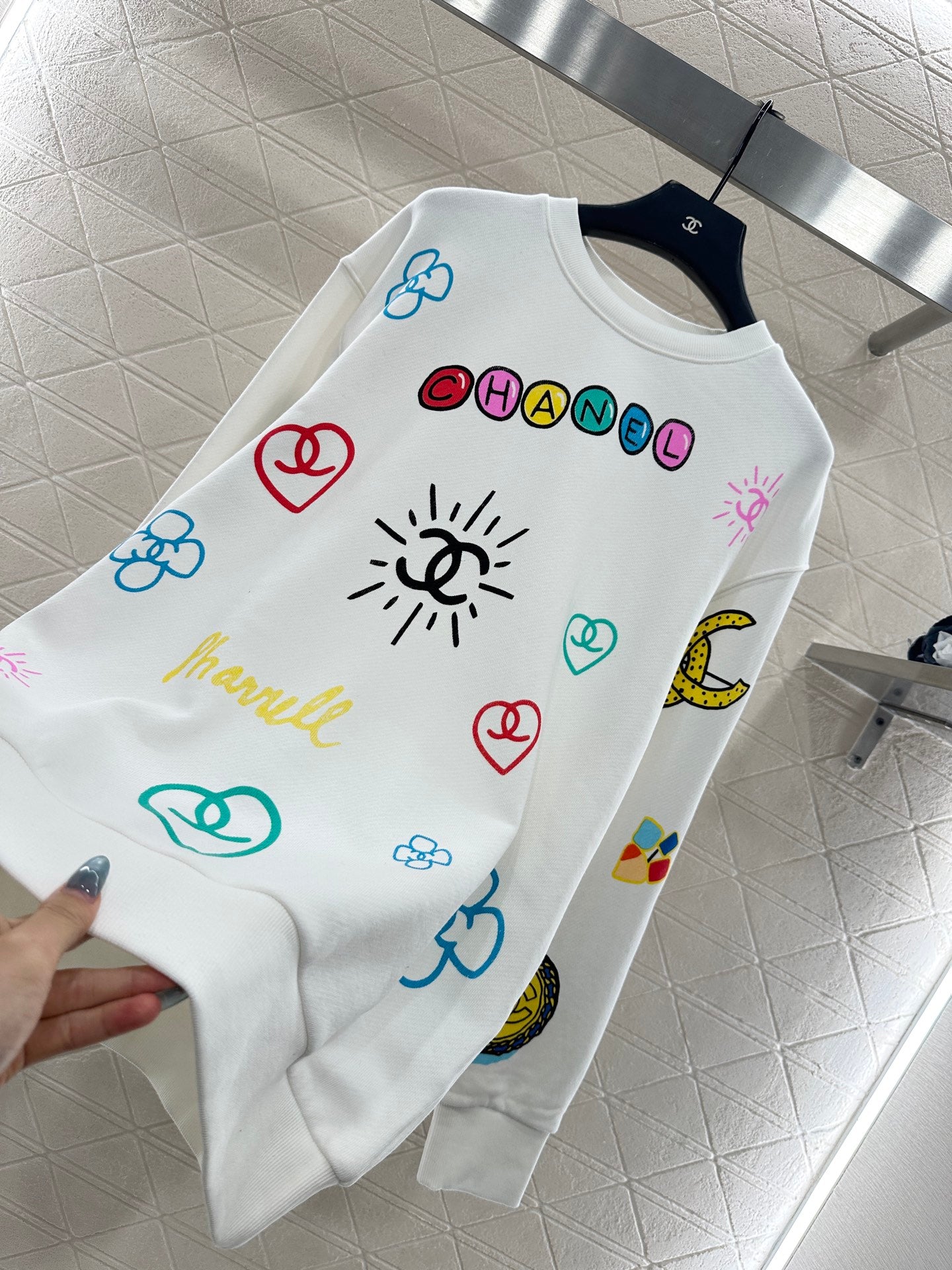 C 25 Hand-painted colorful print lettering sweatshirt