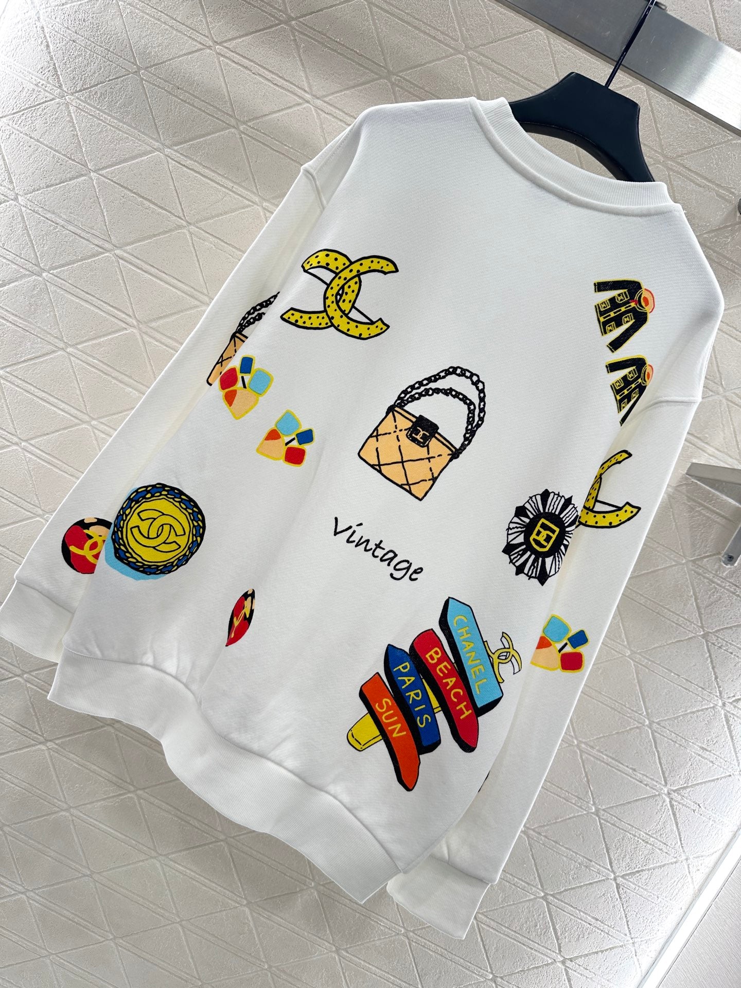 C 25 Hand-painted colorful print lettering sweatshirt