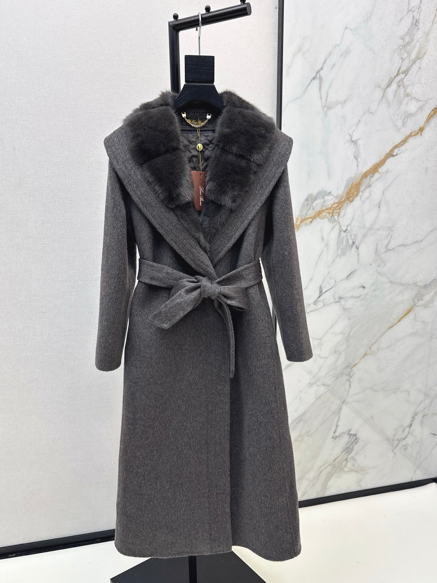 Lor 25 Fake two-piece mink and camel hair long coat