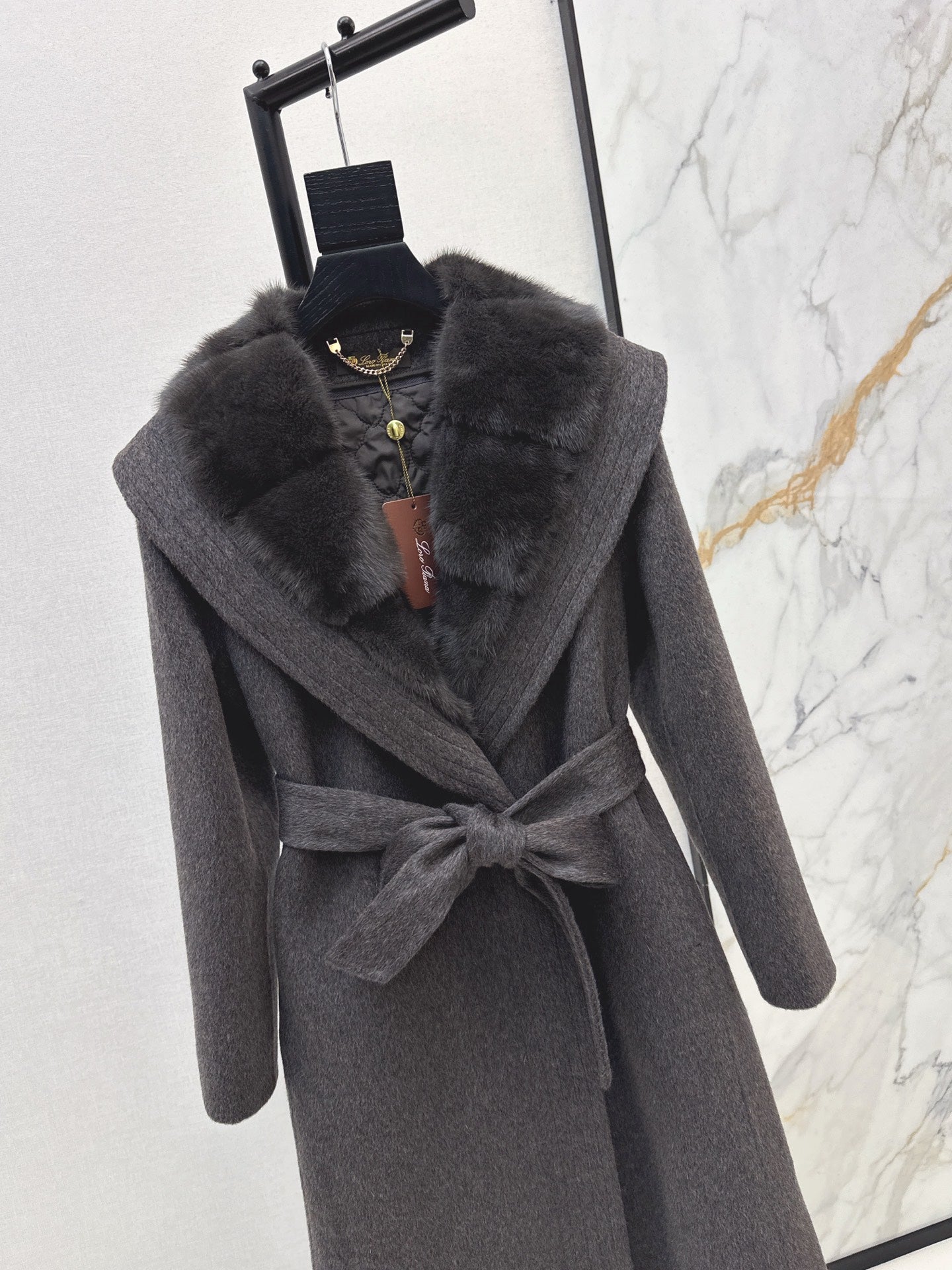 Lor 25 Fake two-piece mink and camel hair long coat