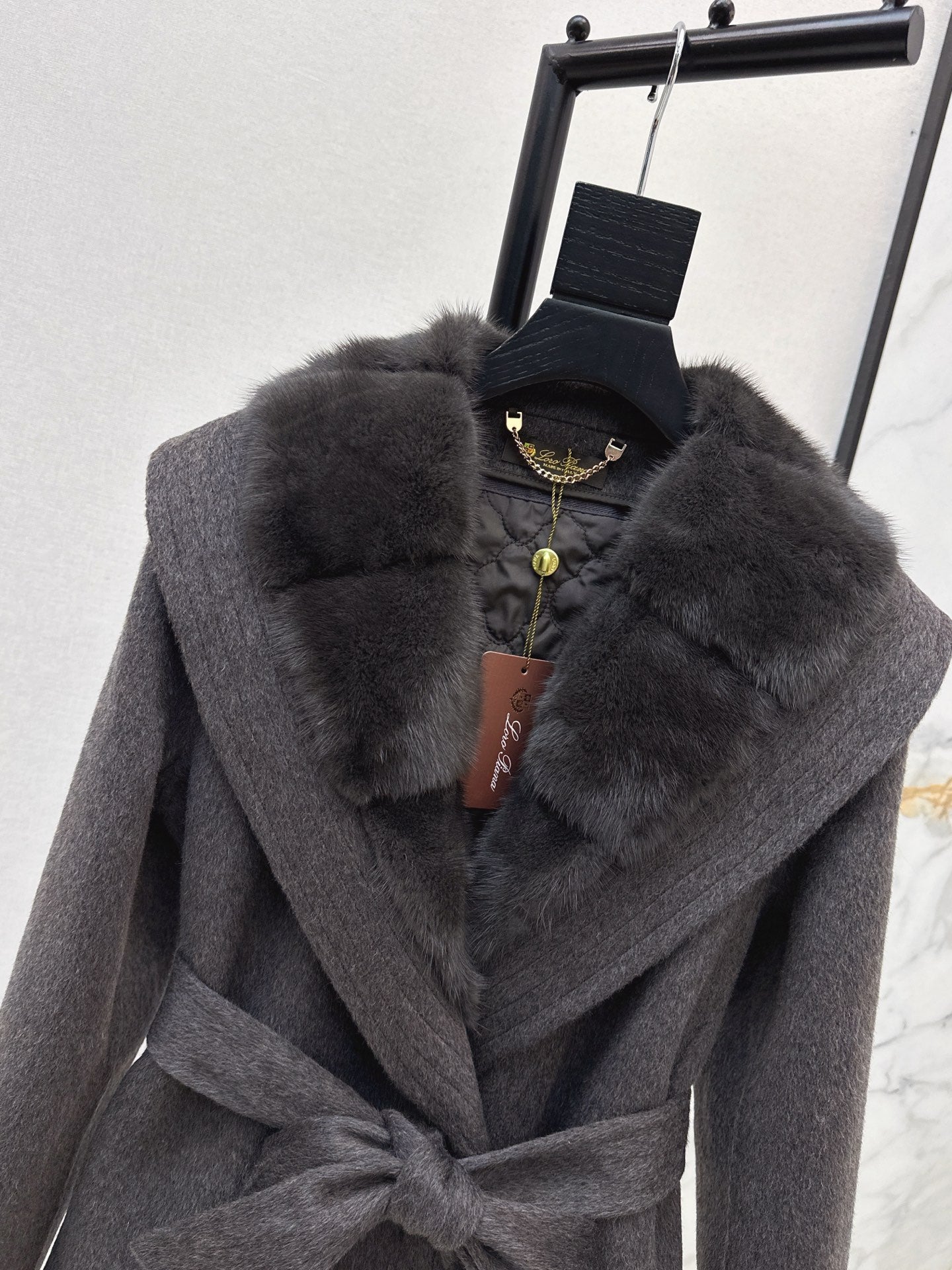 Lor 25 Fake two-piece mink and camel hair long coat