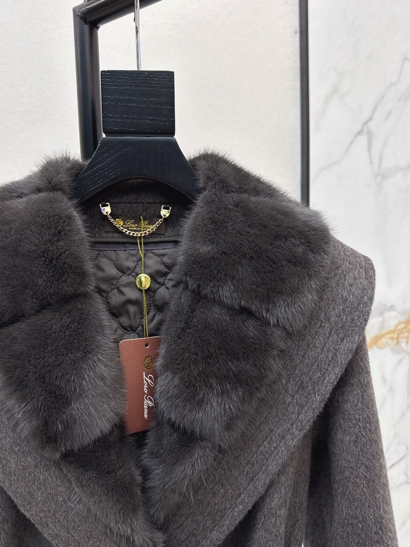 Lor 25 Fake two-piece mink and camel hair long coat