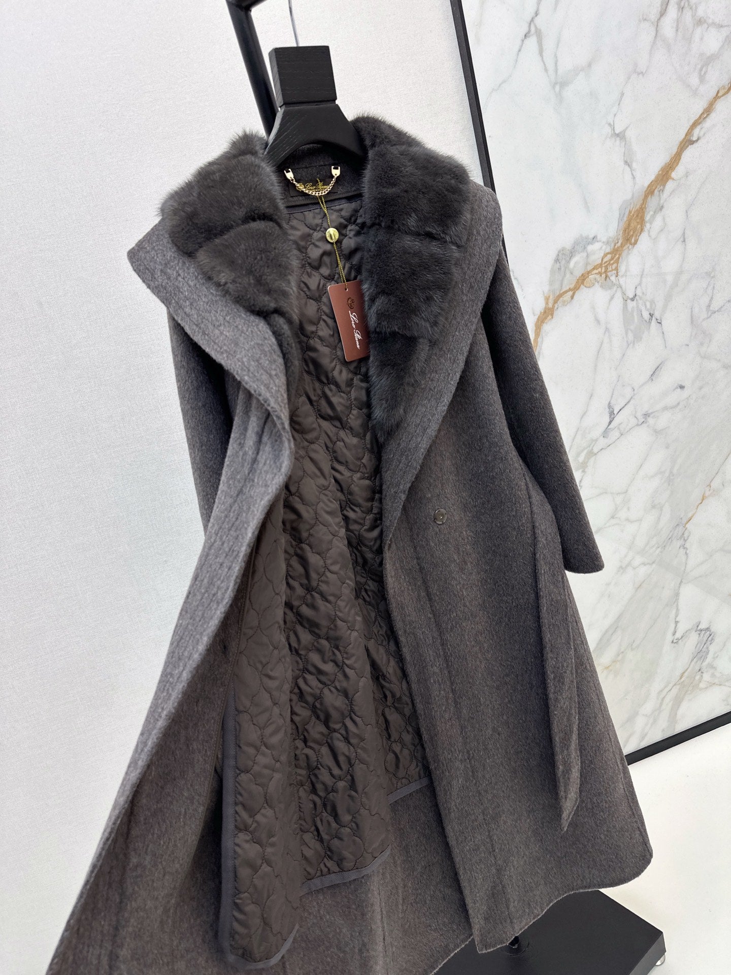 Lor 25 Fake two-piece mink and camel hair long coat