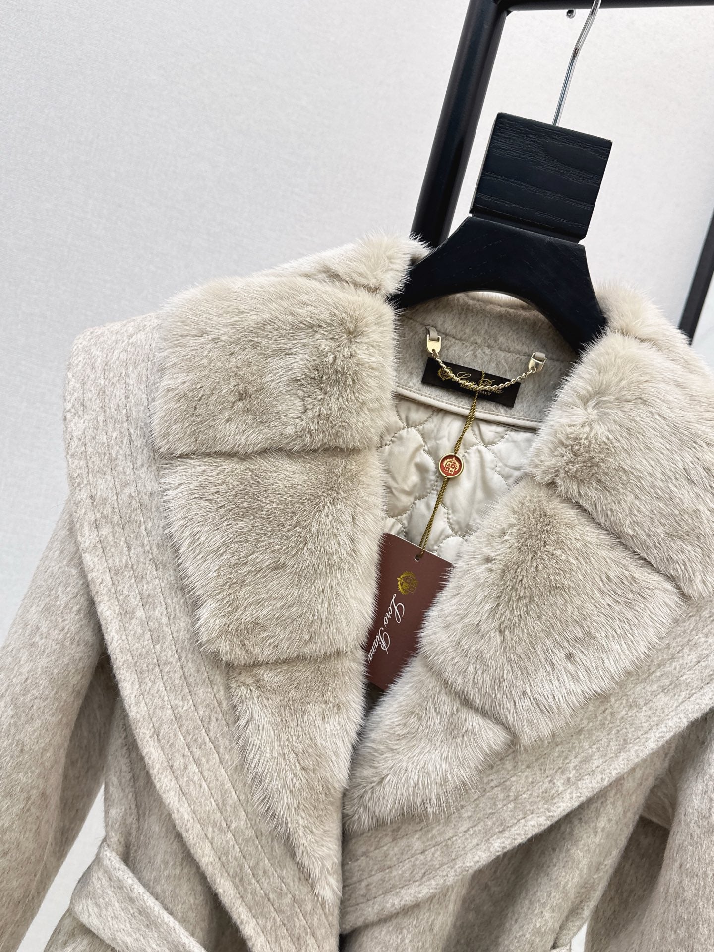 Lor 25 Fake two-piece mink and camel hair long coat