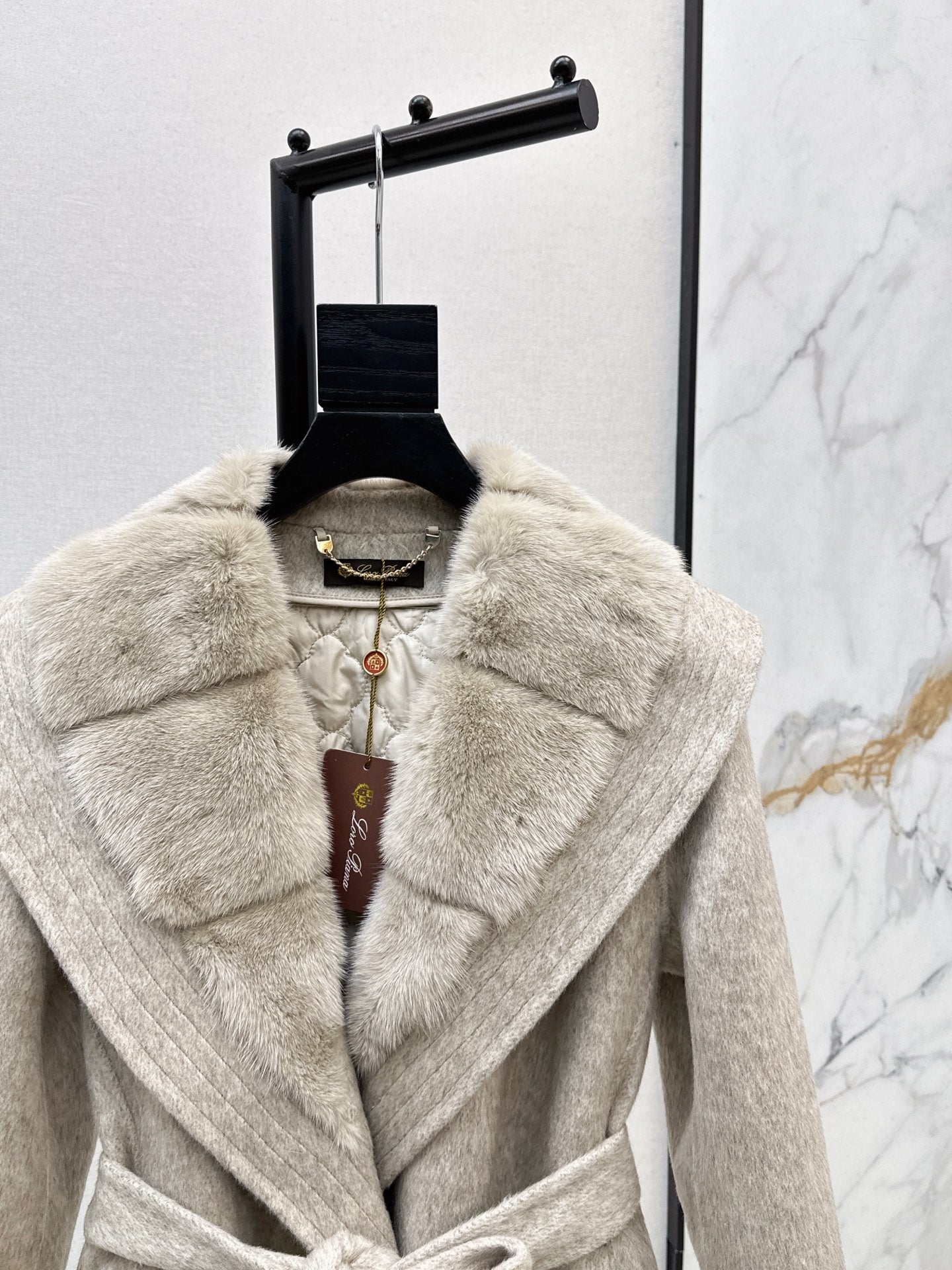 Lor 25 Fake two-piece mink and camel hair long coat