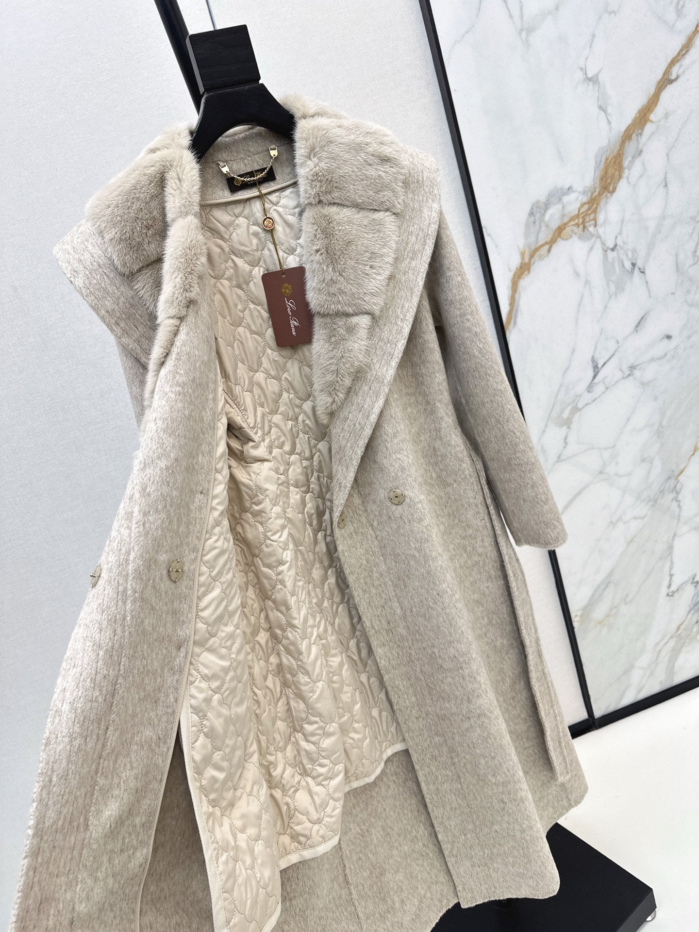 Lor 25 Fake two-piece mink and camel hair long coat
