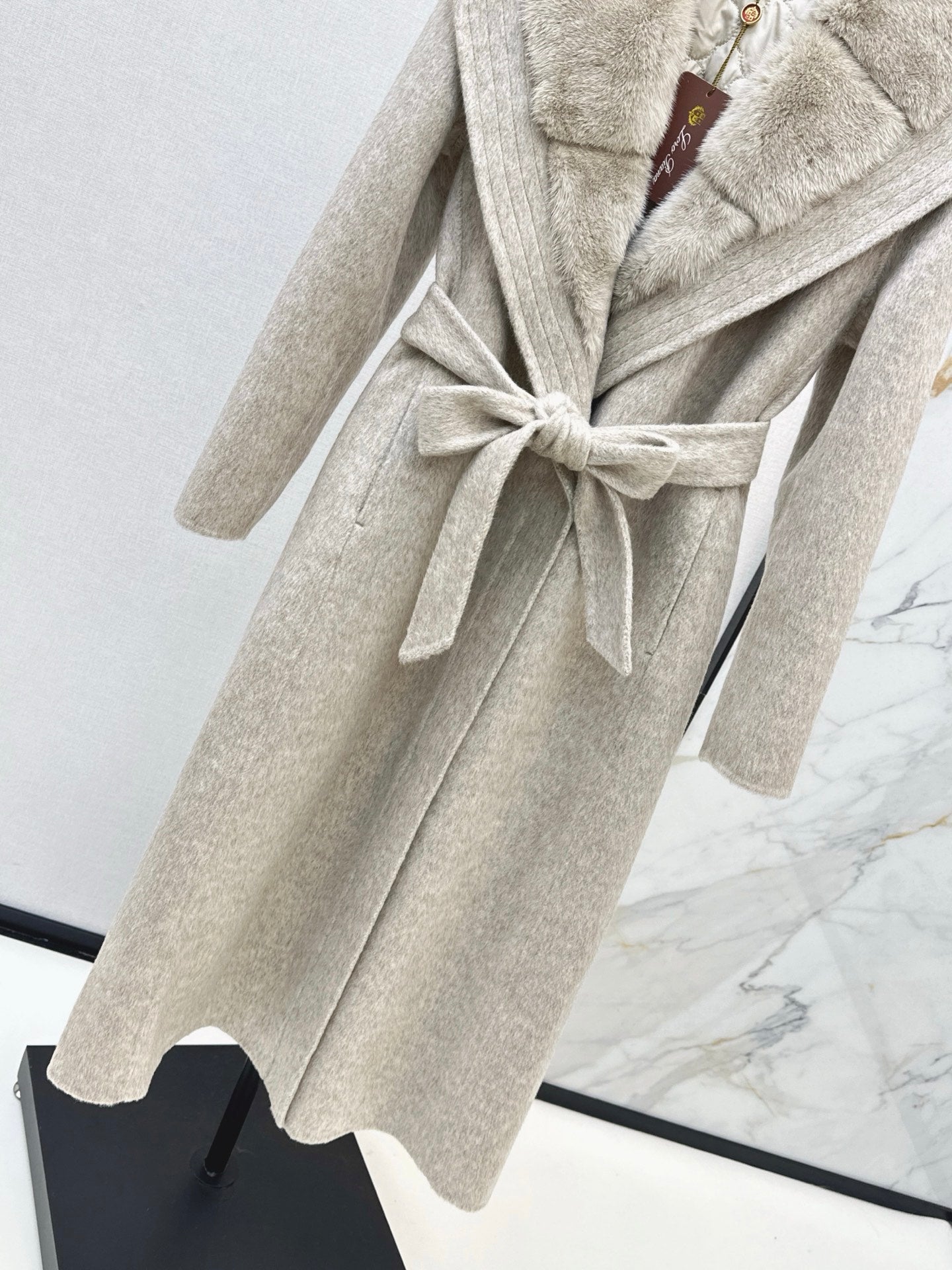 Lor 25 Fake two-piece mink and camel hair long coat