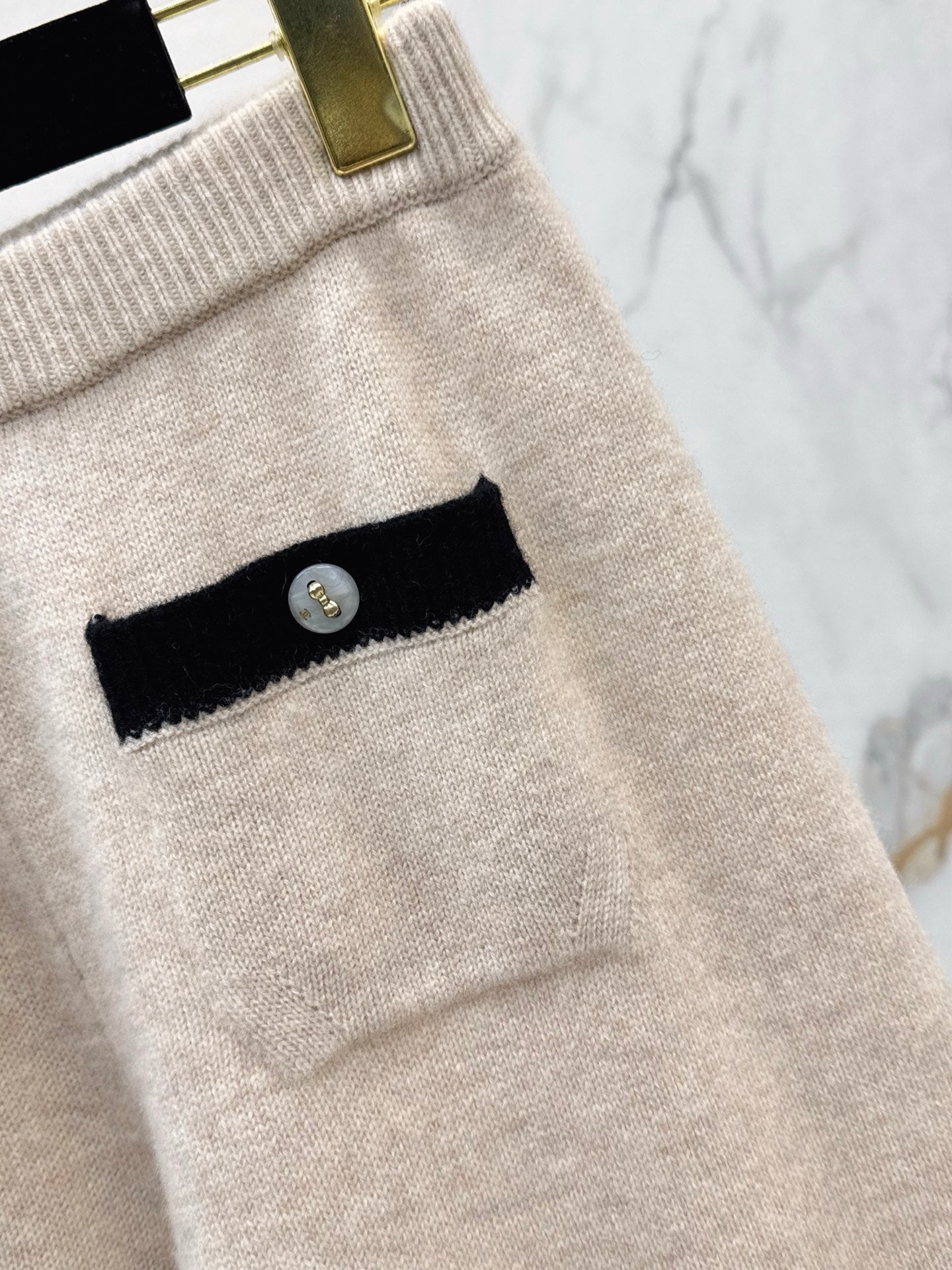 C 25 Cashmere trousers