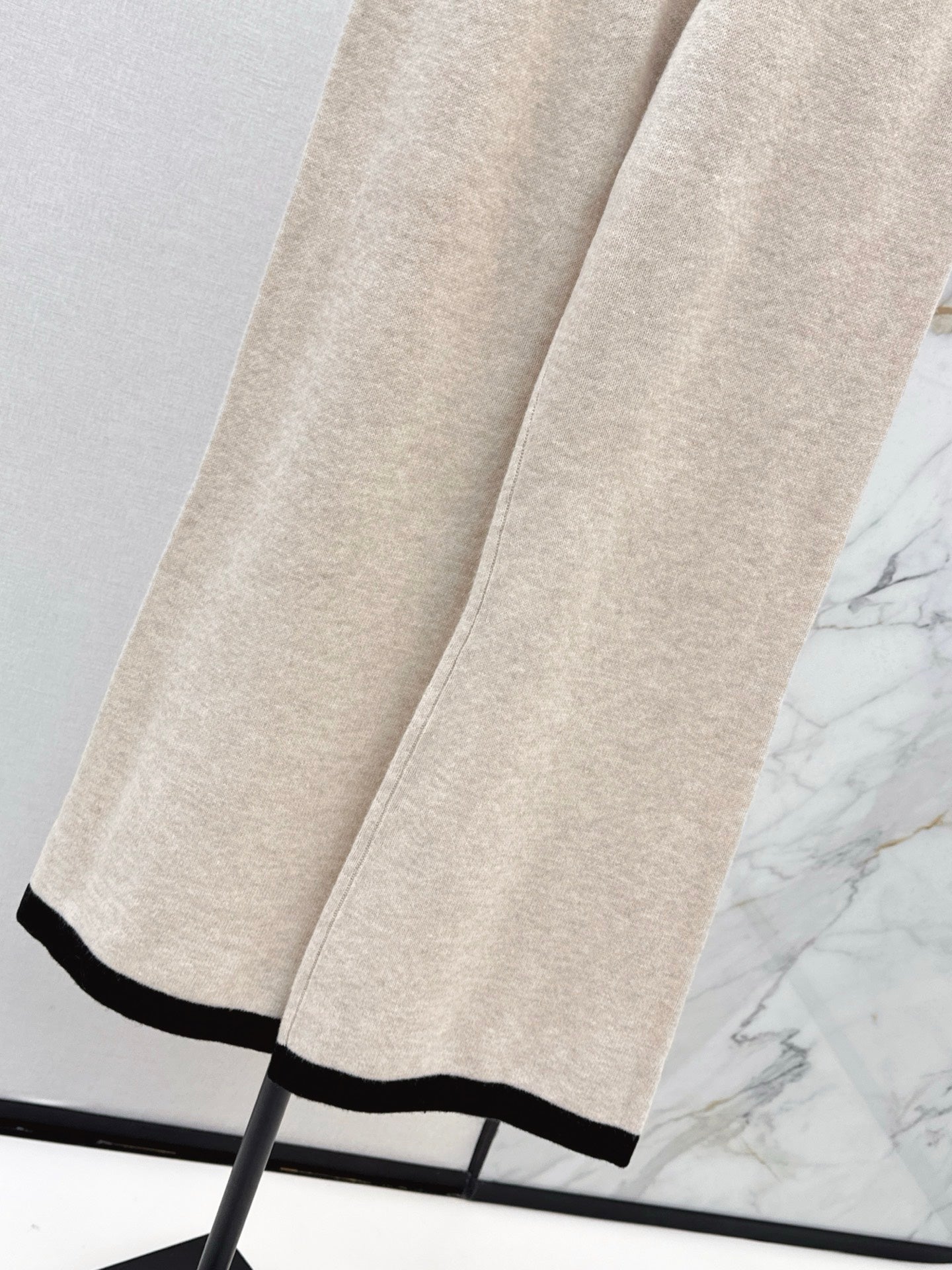 C 25 Cashmere trousers