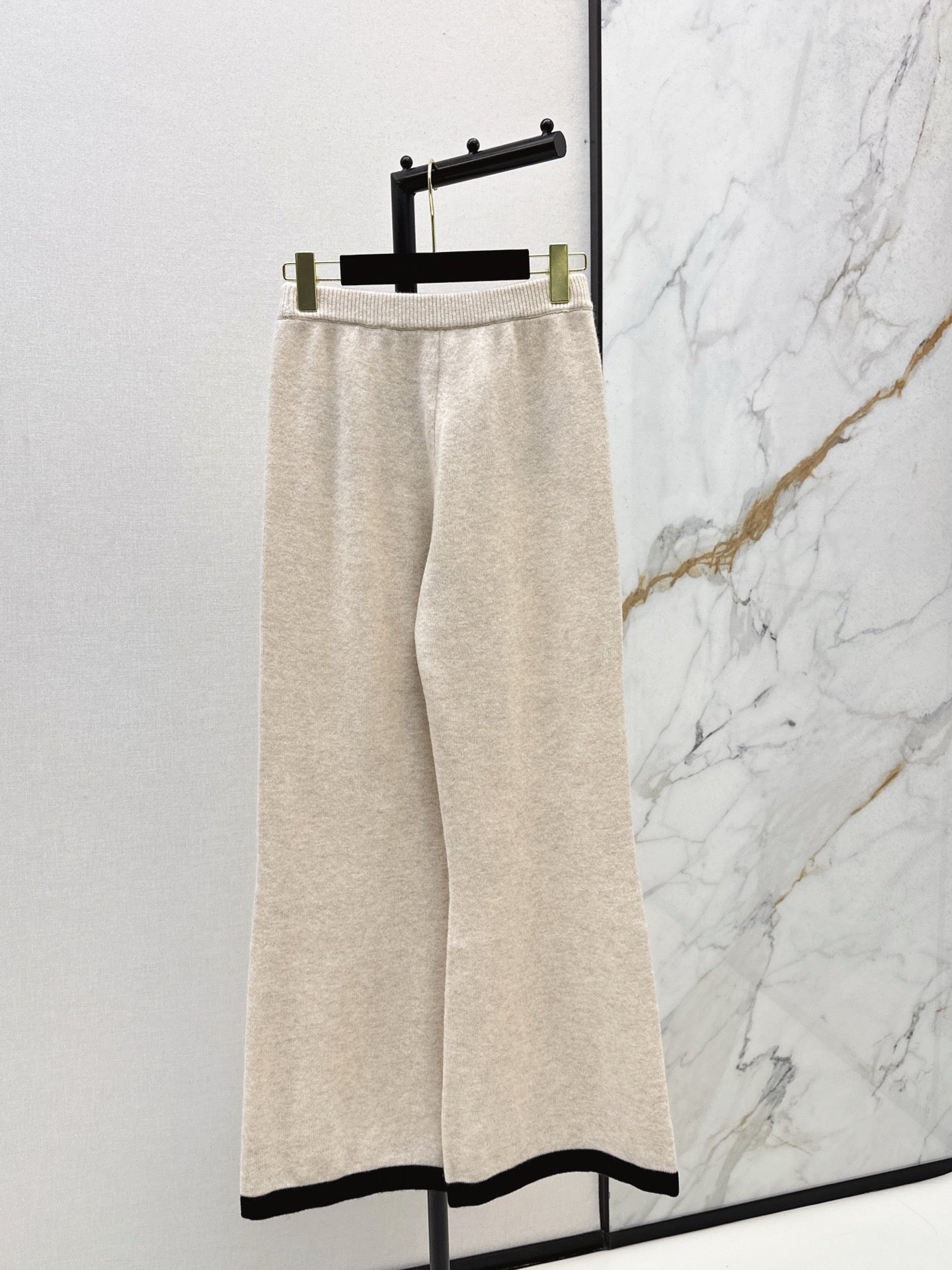 C 25 Cashmere trousers