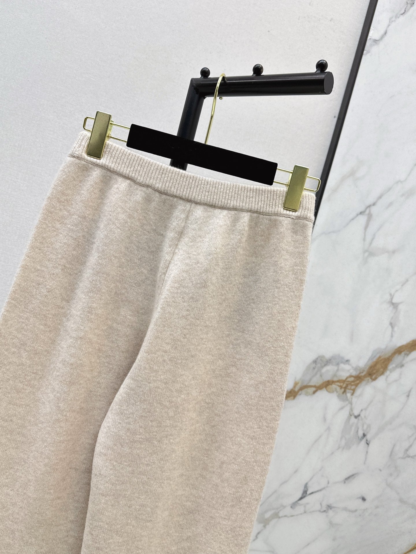 C 25 Cashmere trousers
