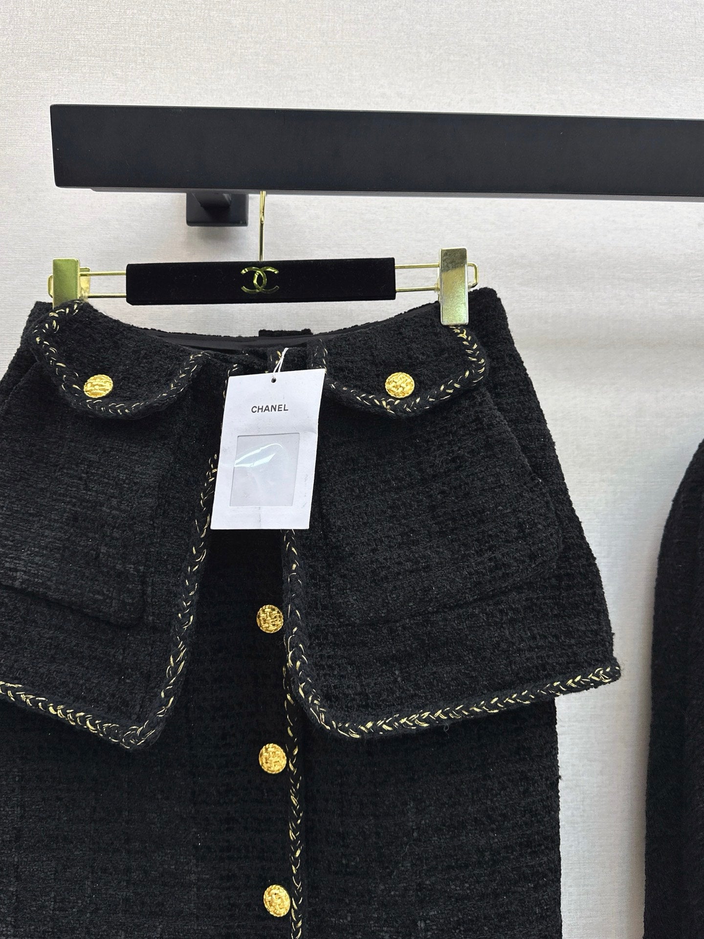 C 25 New short woven jacket + fake two-piece skirt suit🖤