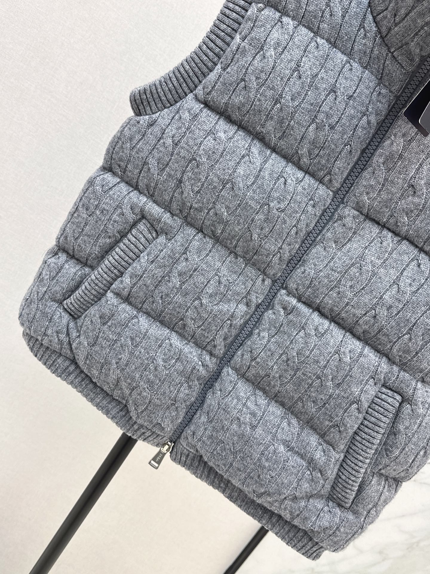 Ra 25 New wool braided knitted down vest