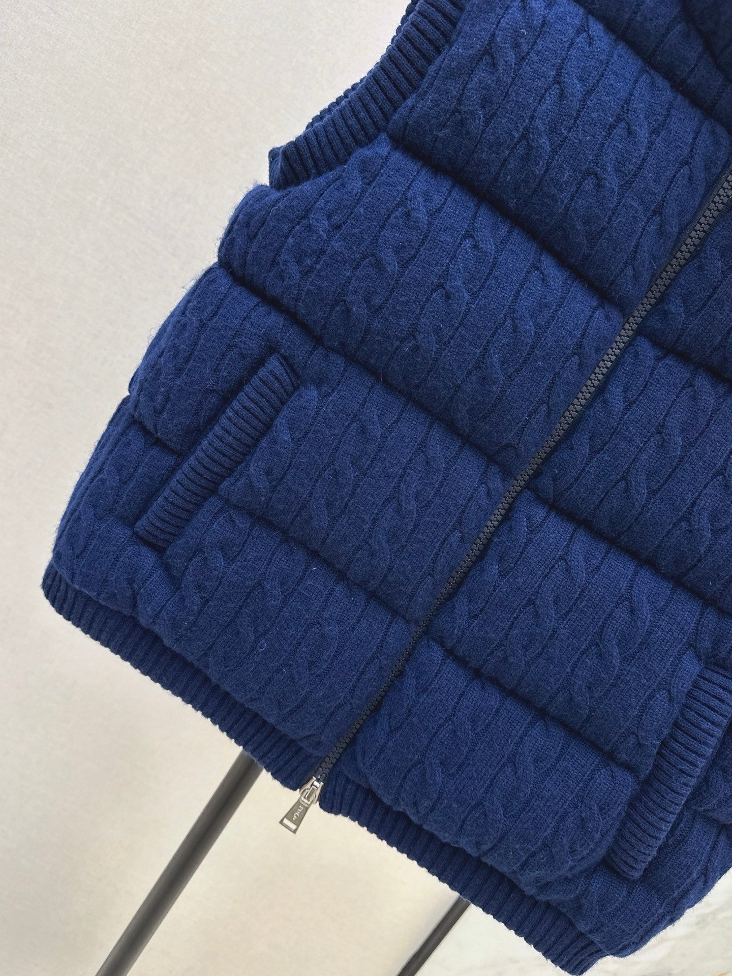Ra 25 New wool braided knitted down vest