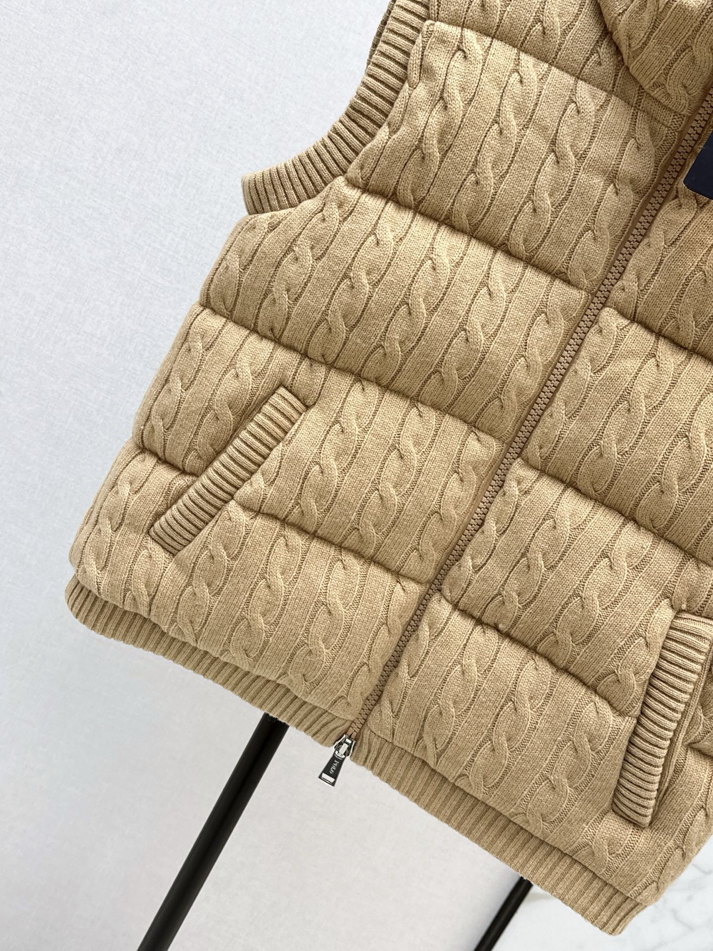 Ra 25 New wool braided knitted down vest