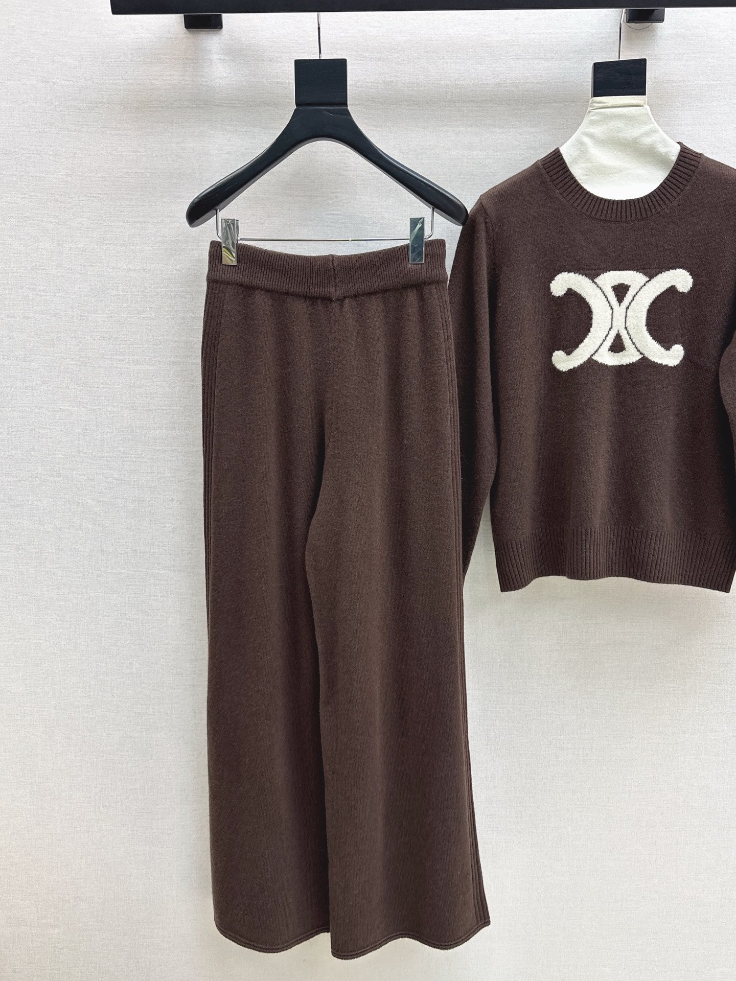 Ce 25 New round neck sweater + elastic waist straight pants