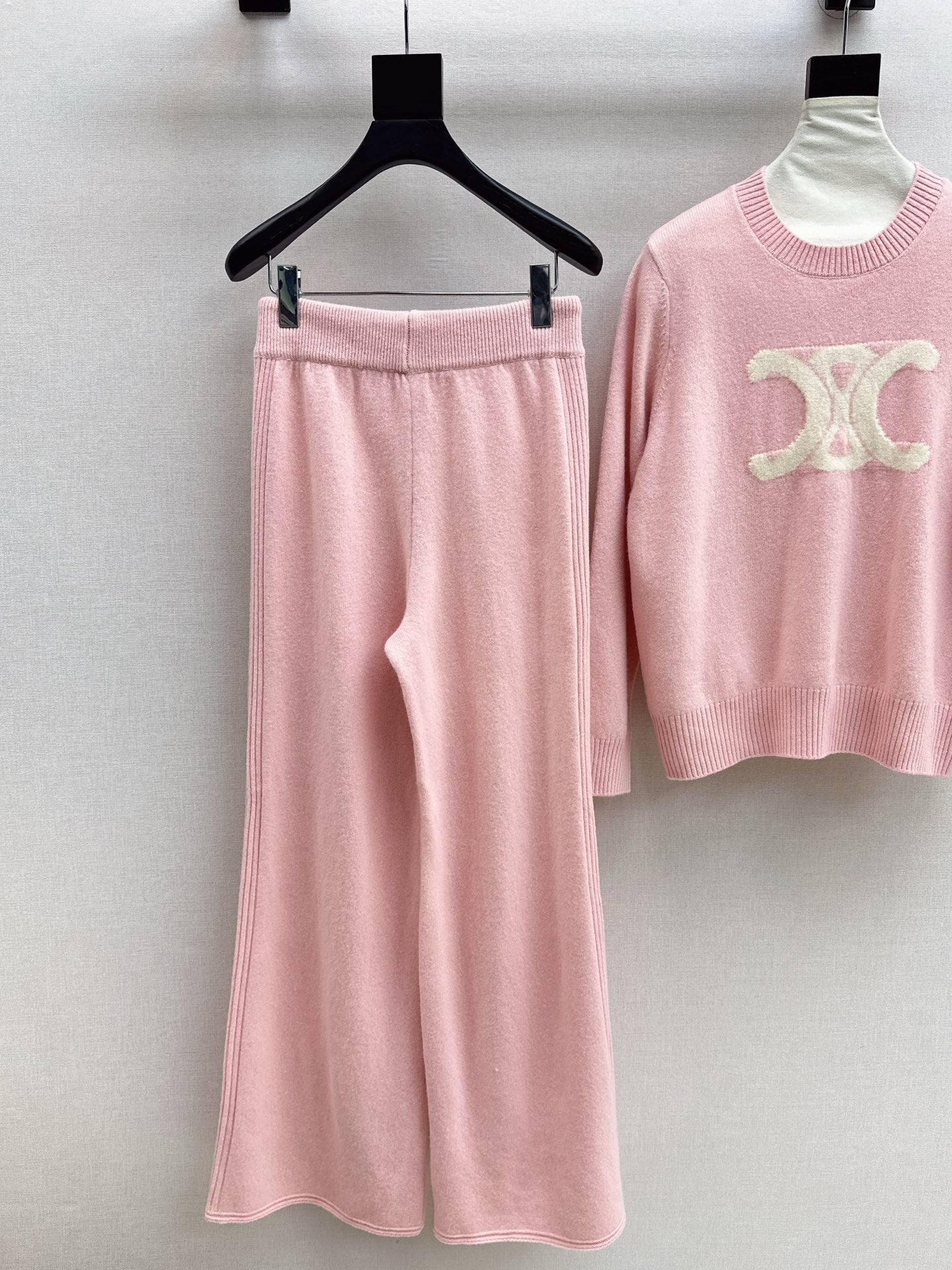 Ce 25 New round neck sweater + elastic waist straight pants