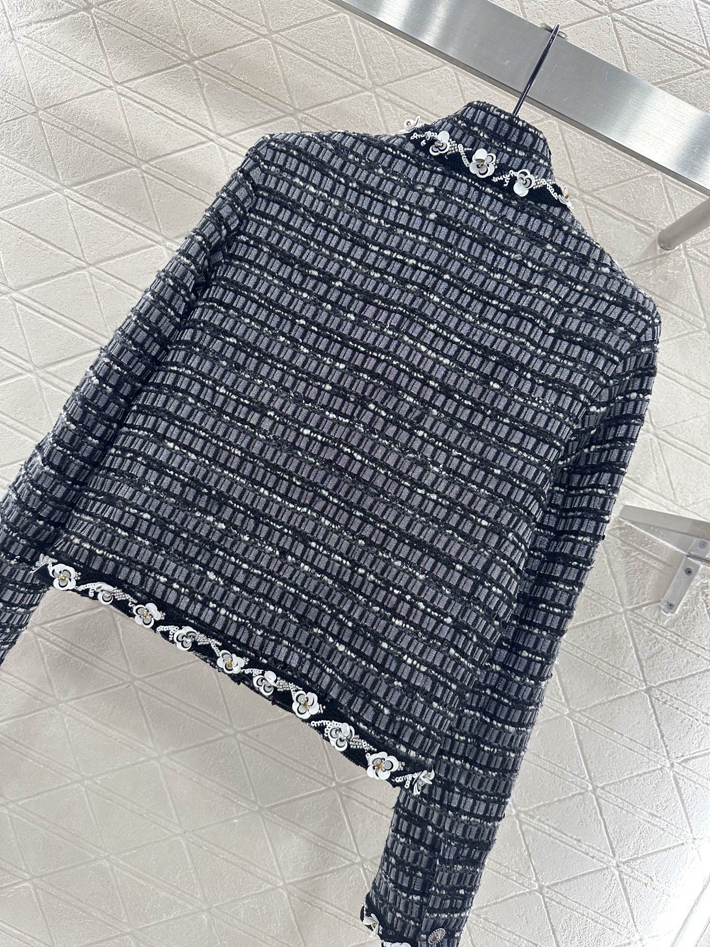 C 25 Beaded sequined edging jacket