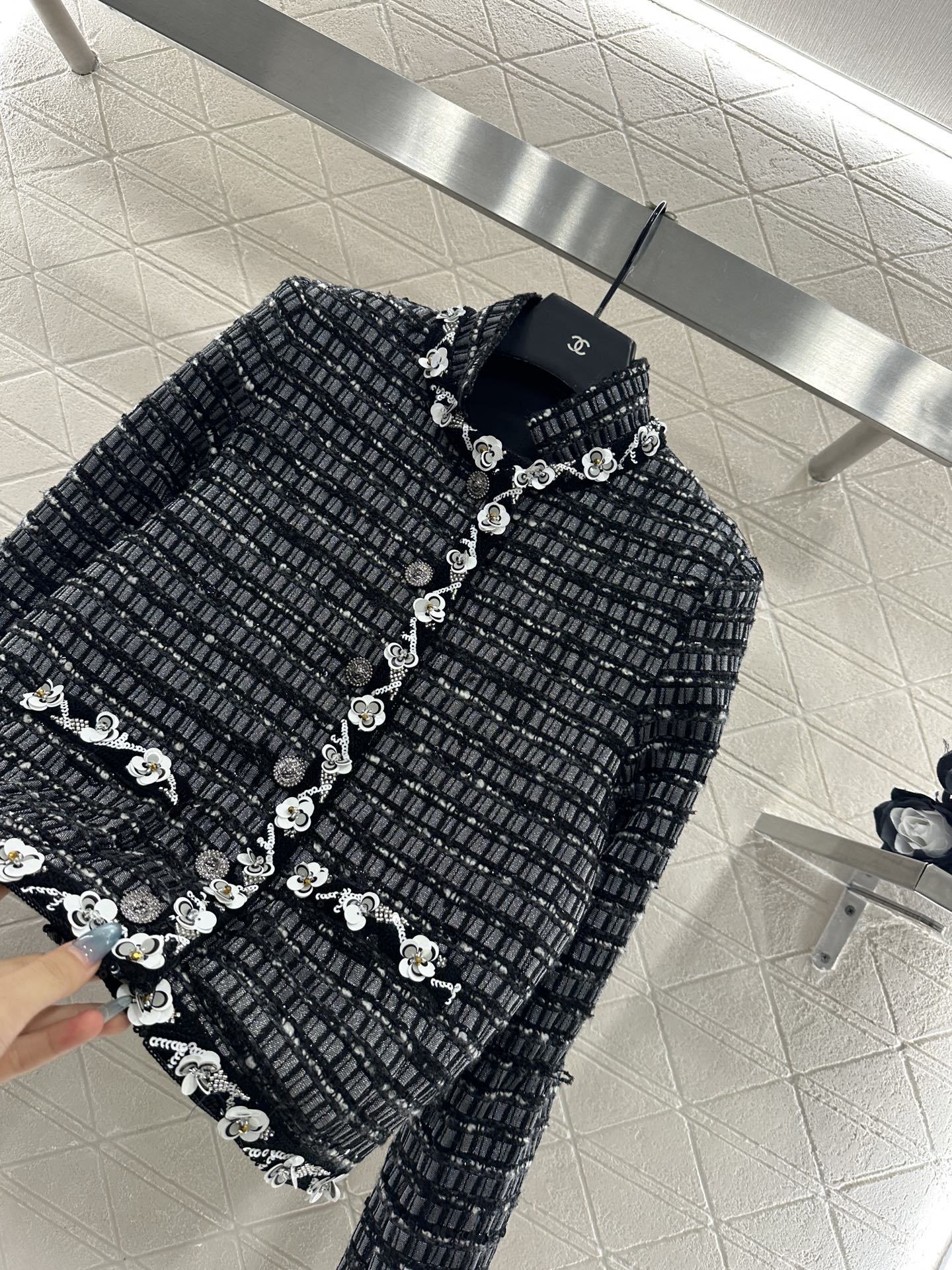 C 25 Beaded sequined edging jacket