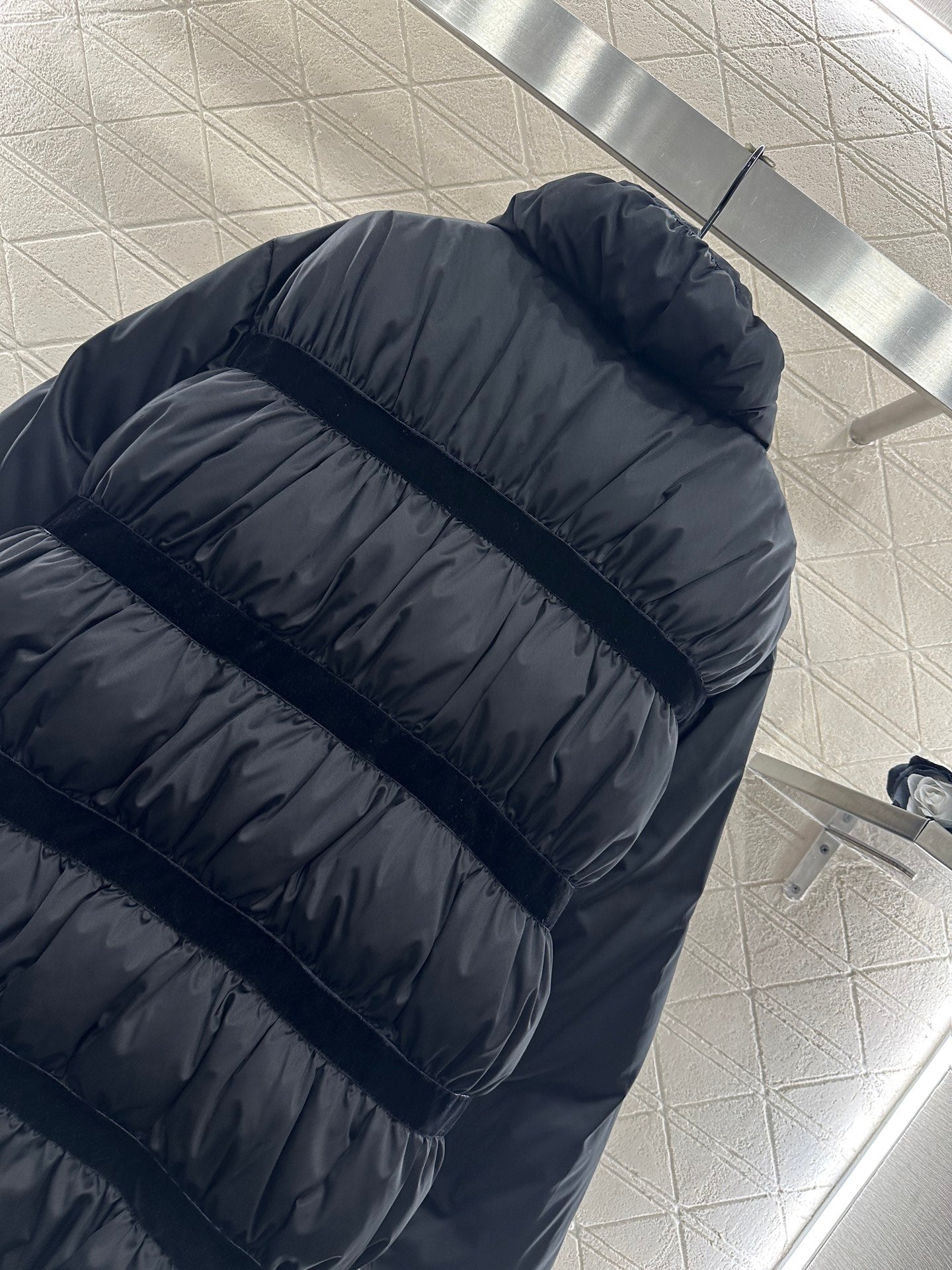 C 25 Velvet bow mid-length down jacket