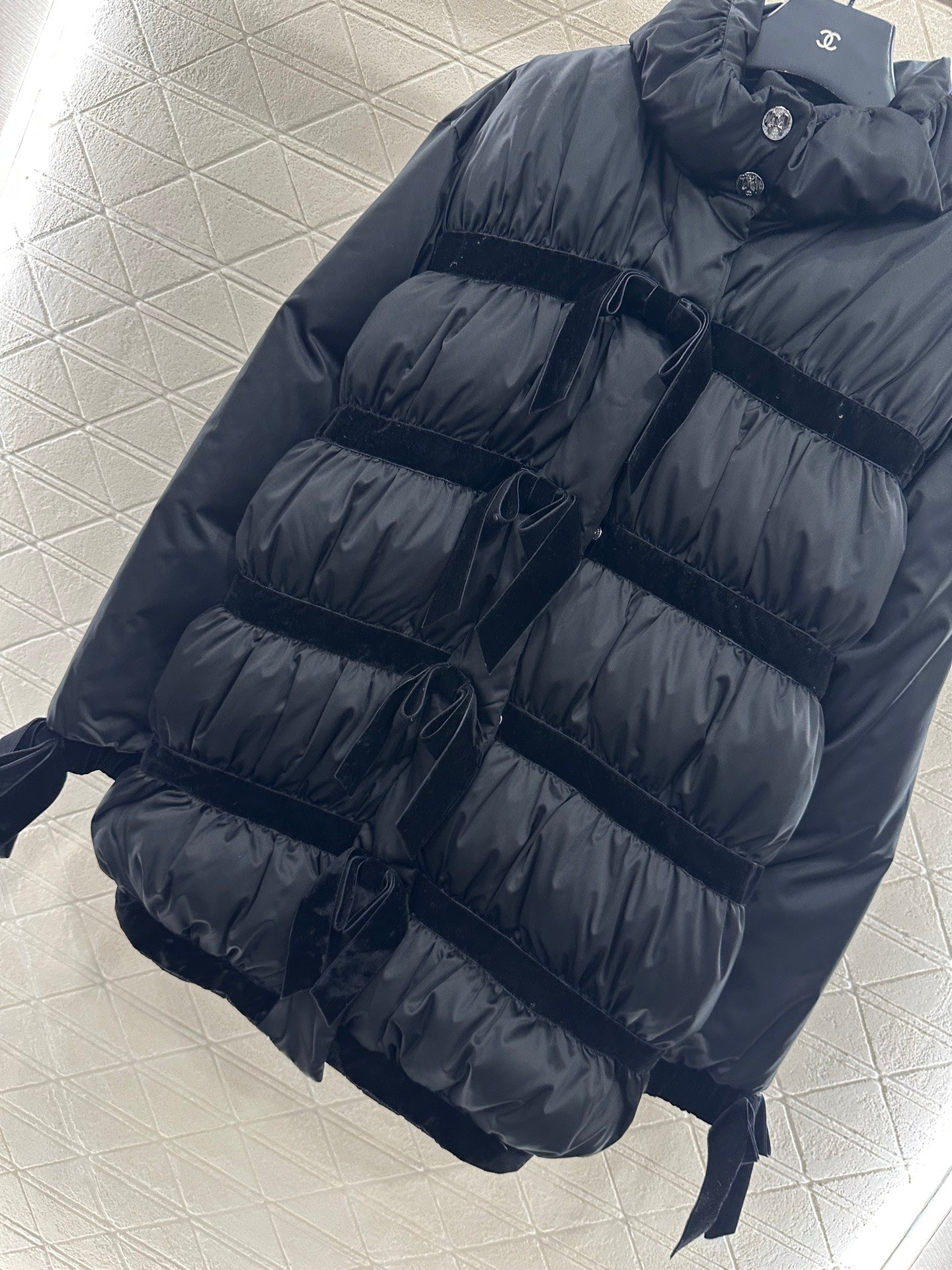 C 25 Velvet bow mid-length down jacket