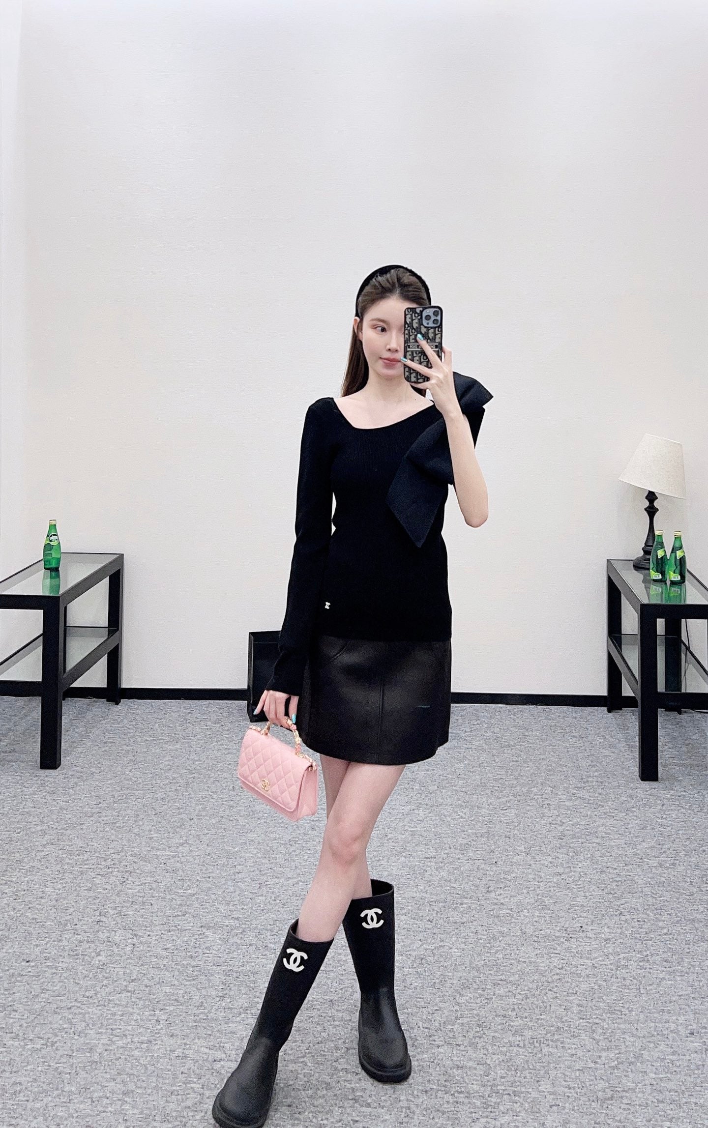C 25 One-sleeved bow-knit wool top