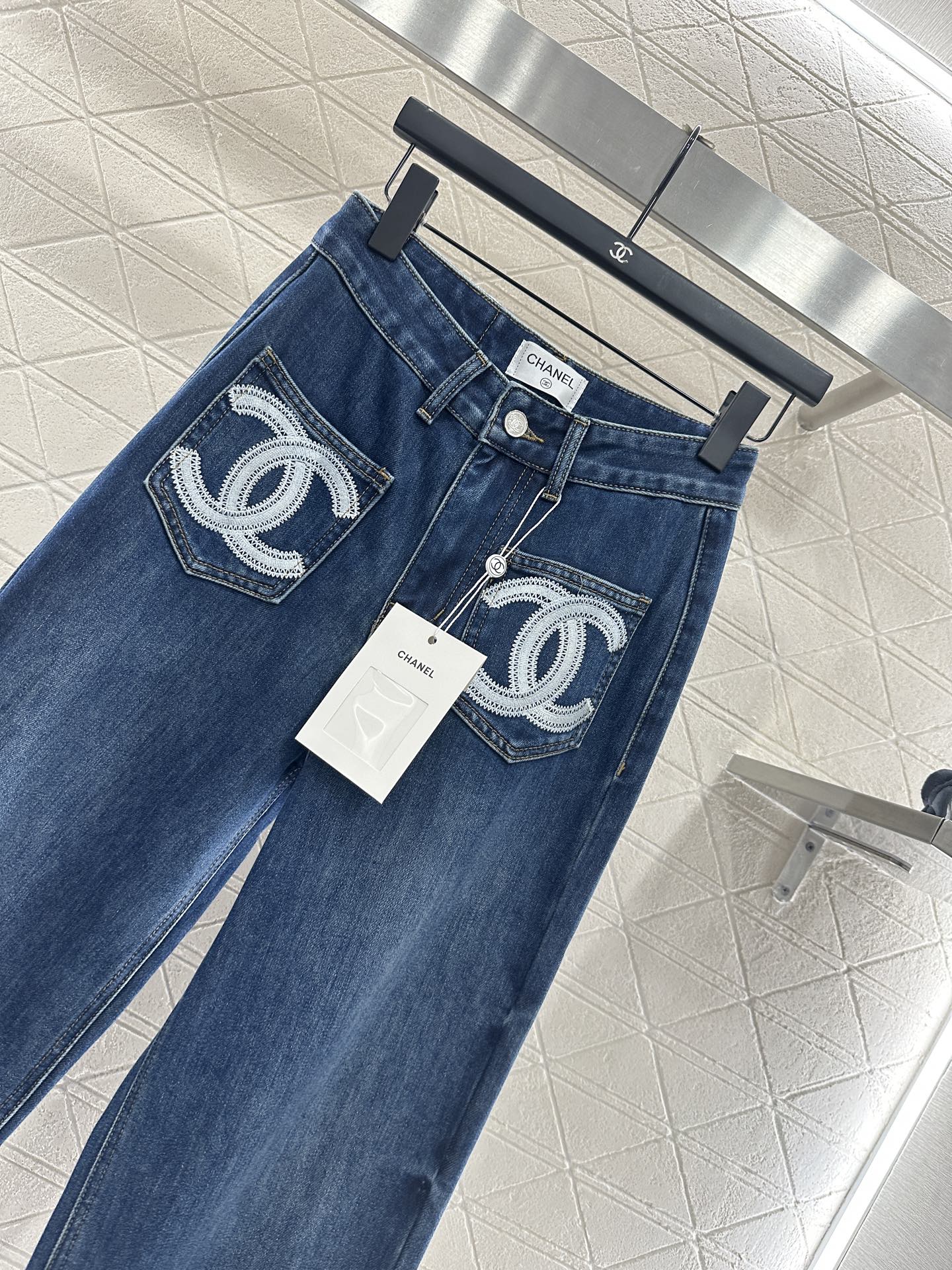 C 25 wide-leg jeans