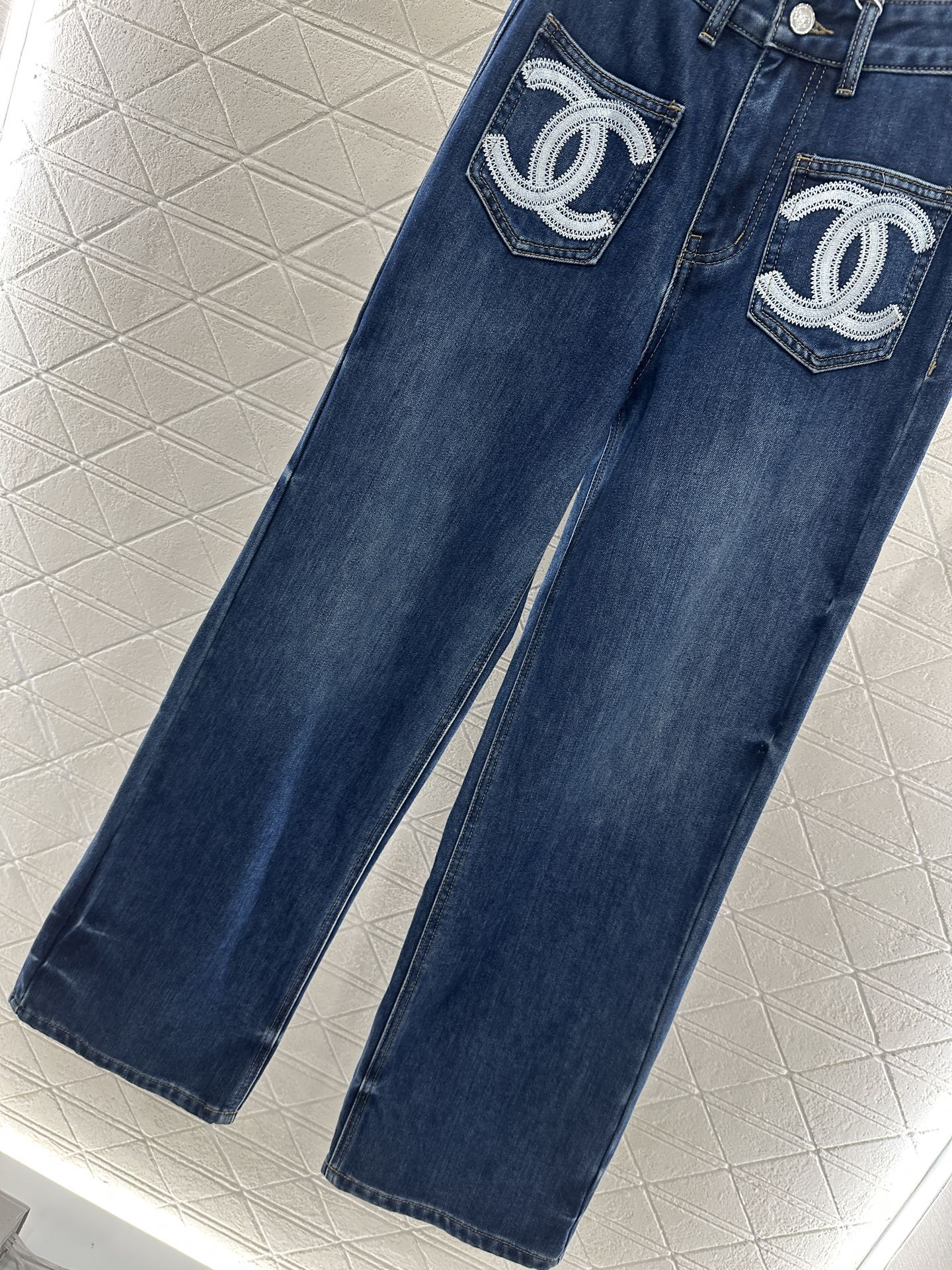 C 25 wide-leg jeans