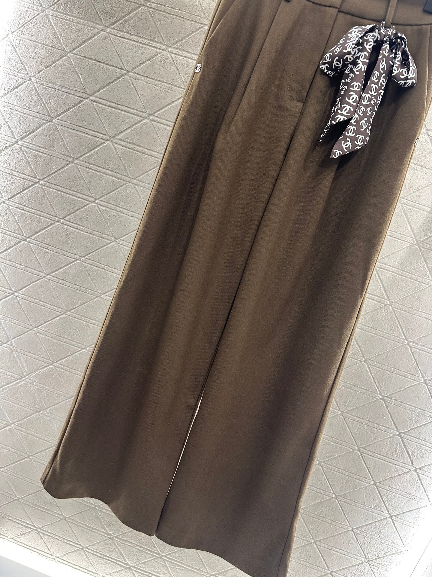 C 25 Scarf wide-leg trousers