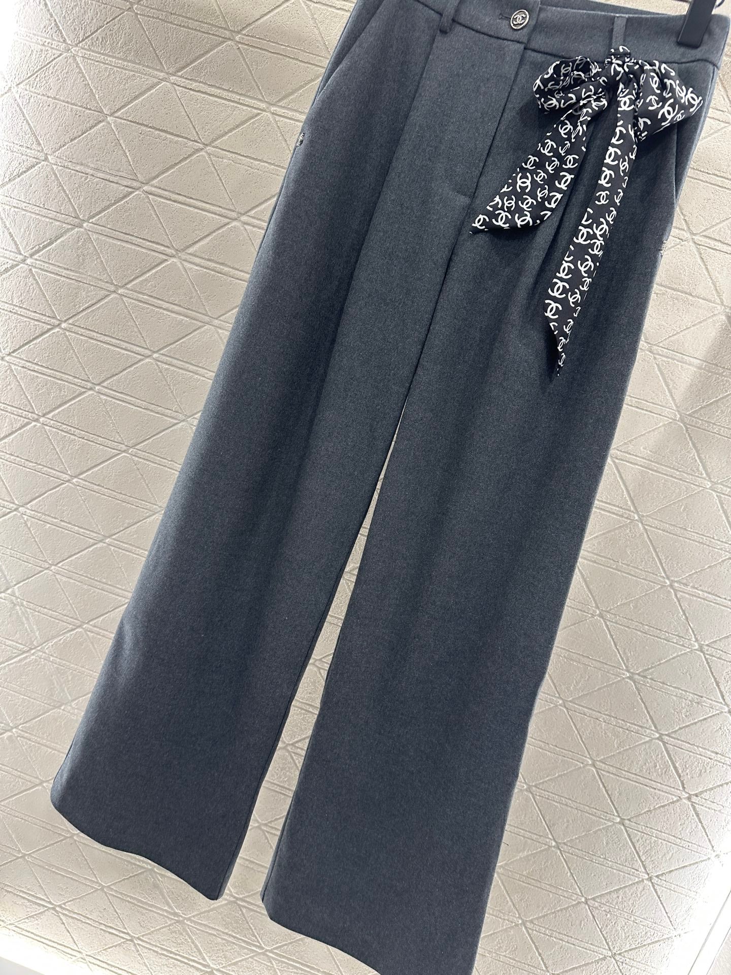 C 25 Scarf wide-leg trousers