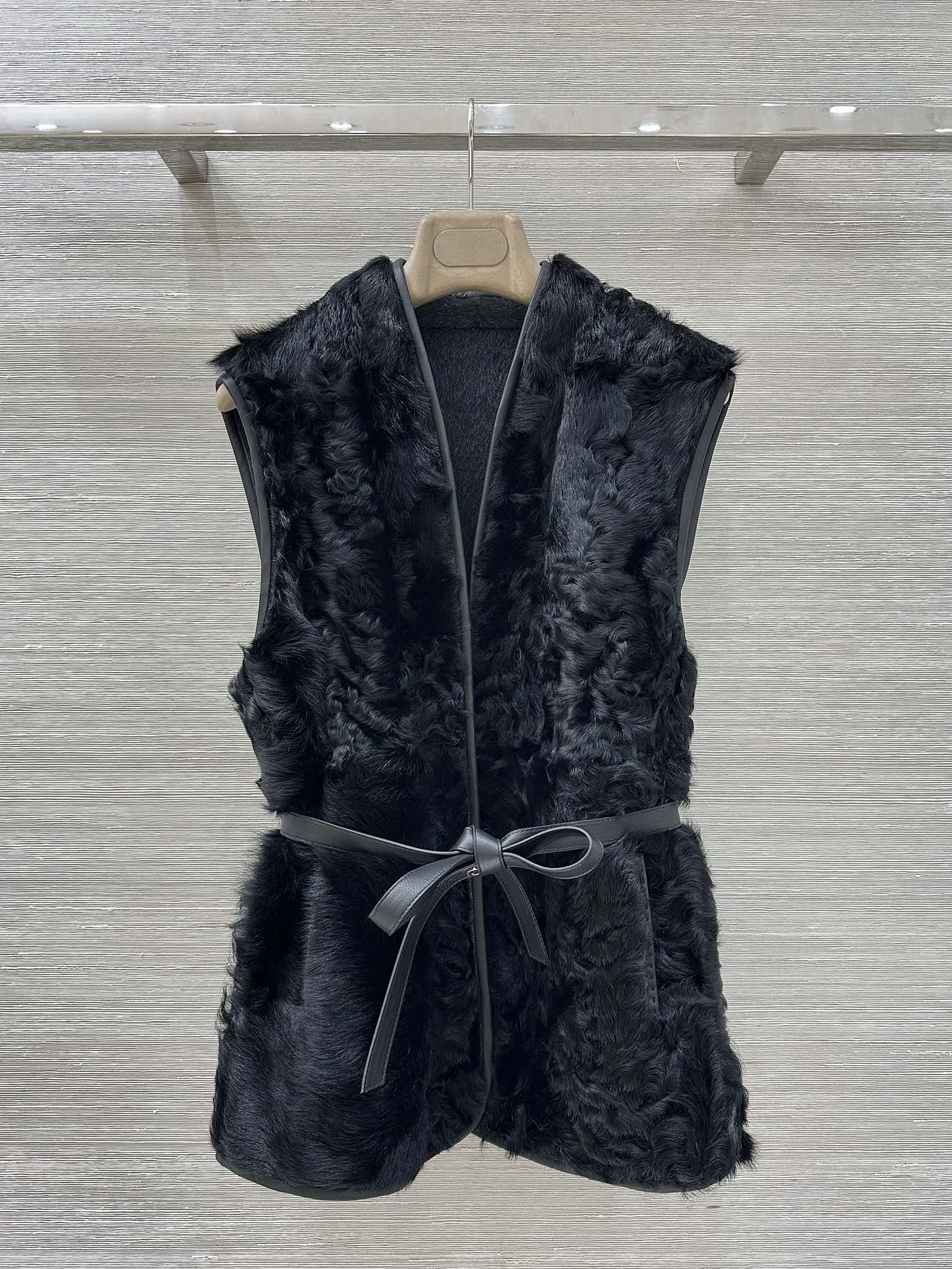 Lor 25 Wool and sheepskin vest
