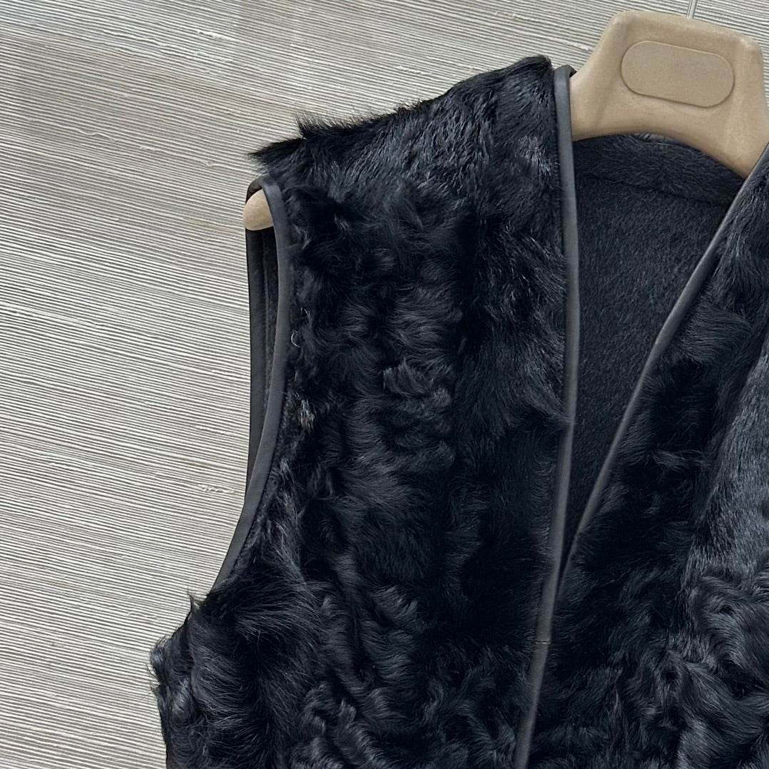 Lor 25 Wool and sheepskin vest