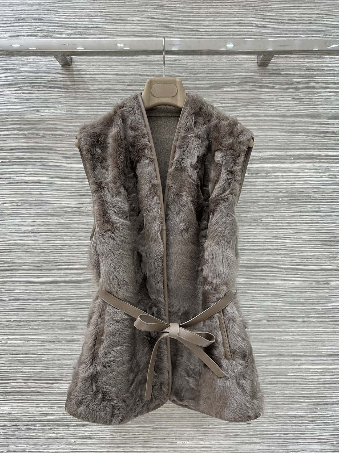 Lor 25 Wool and sheepskin vest